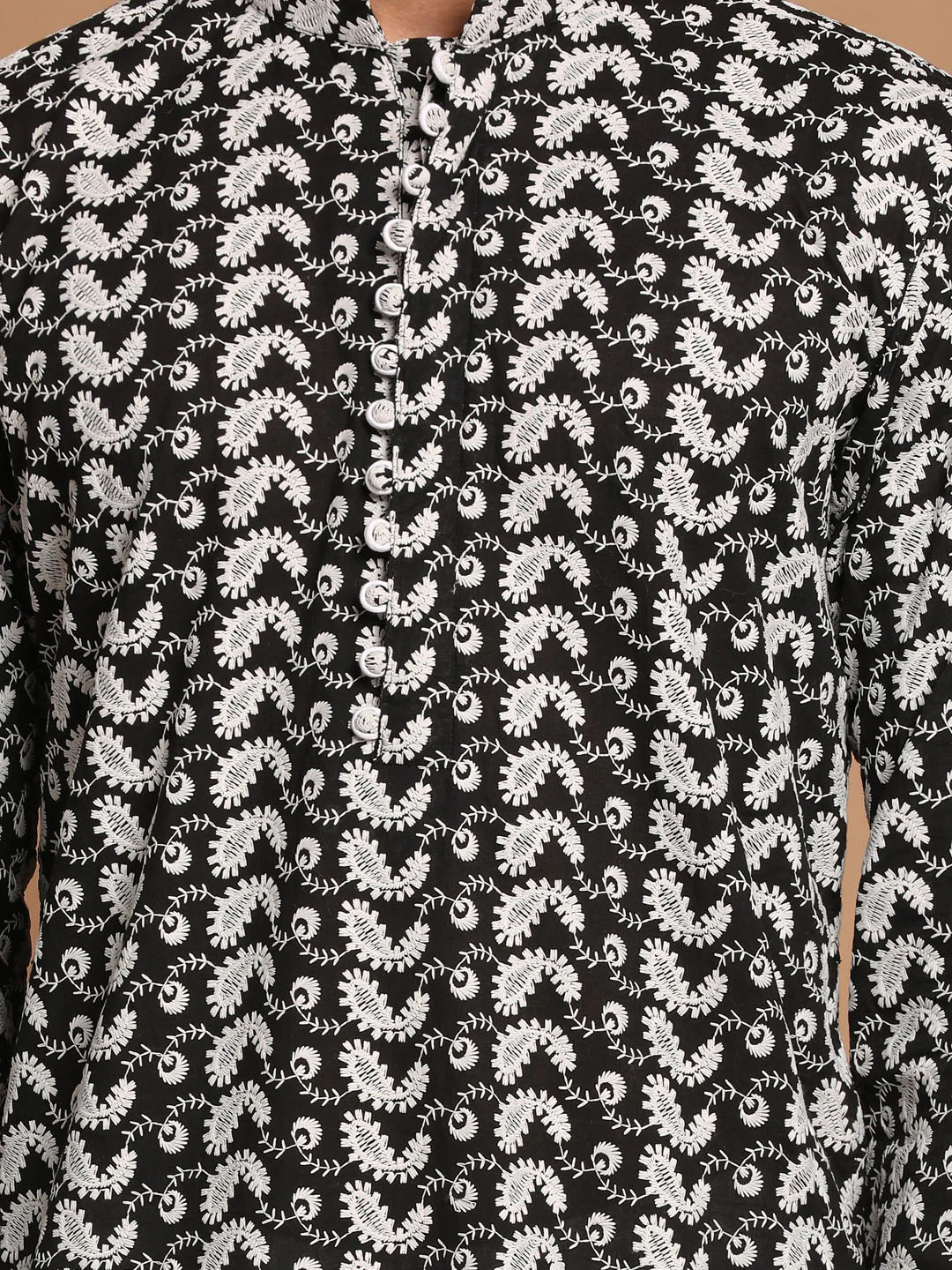 Men's Black Pure Cotton Chikankari Kurta Pyjama Set - Image 4