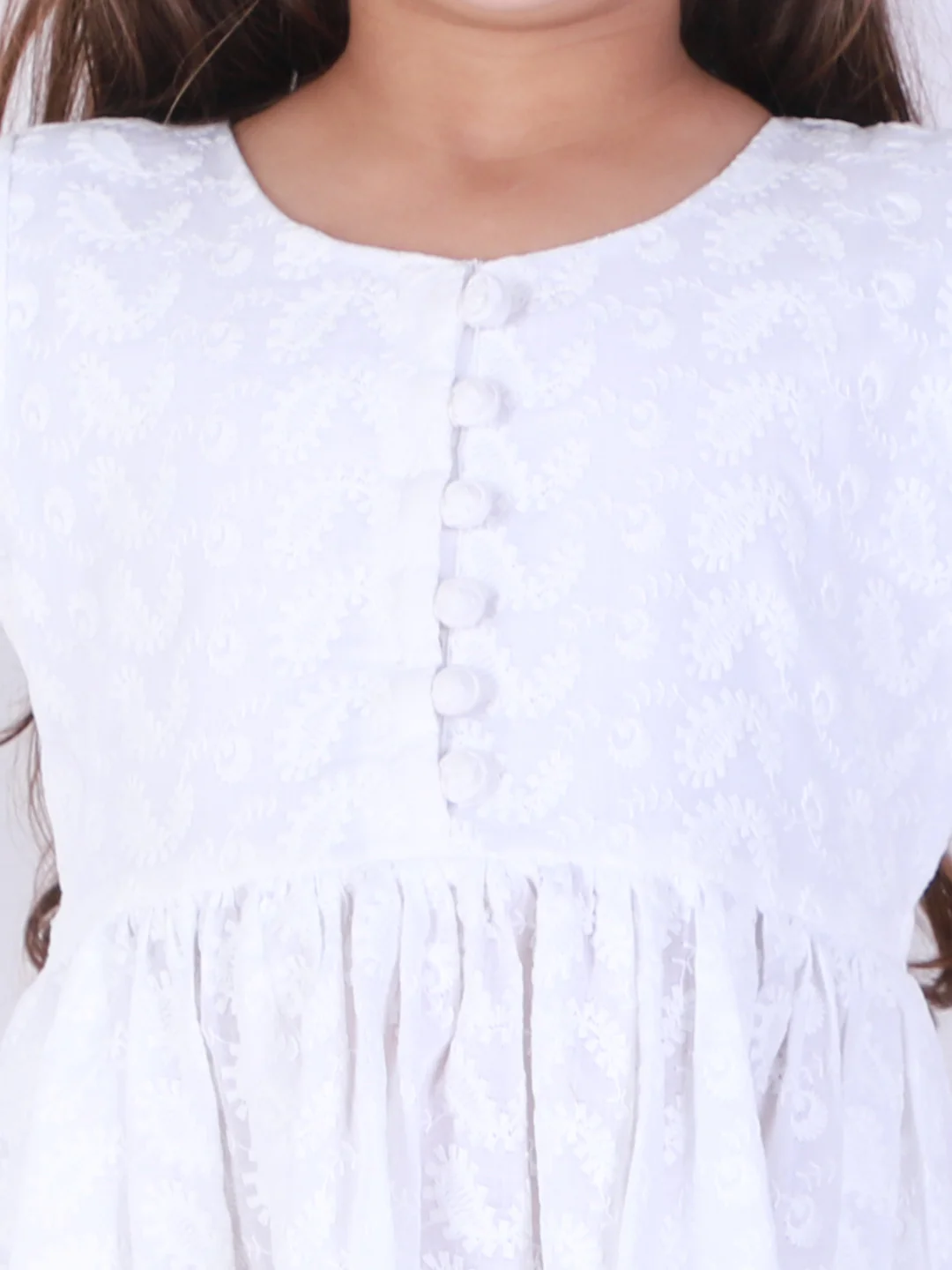 Girl's White Pure Cotton Chikankari Kurta With Leggings - Image 4