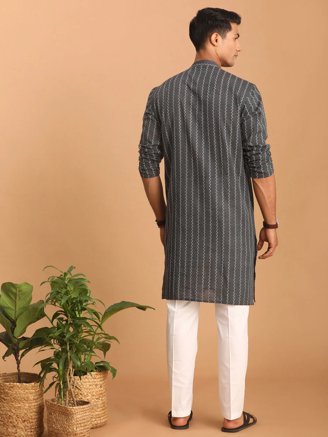 Men's Grey Jacquard Zig Zag Cotton Kurta With Pant Set - Image 3