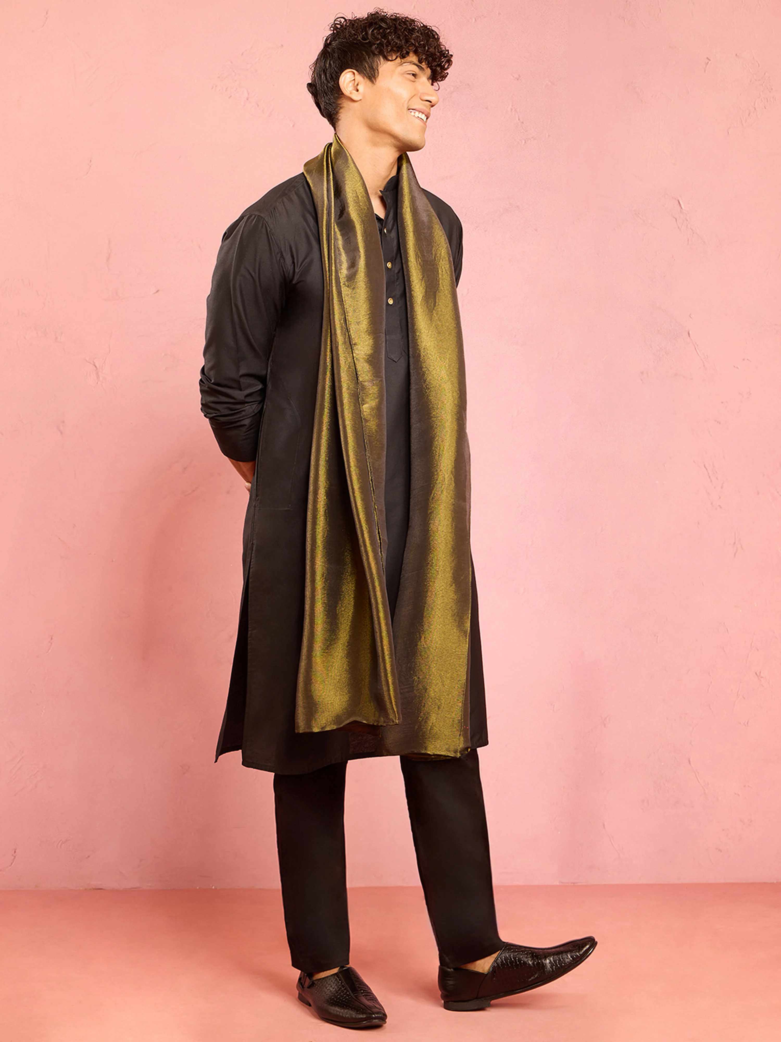 Men's Black Silk Blend Kurta with Pant Pyjama & Mehendi Green Dupatta Set - Image 4