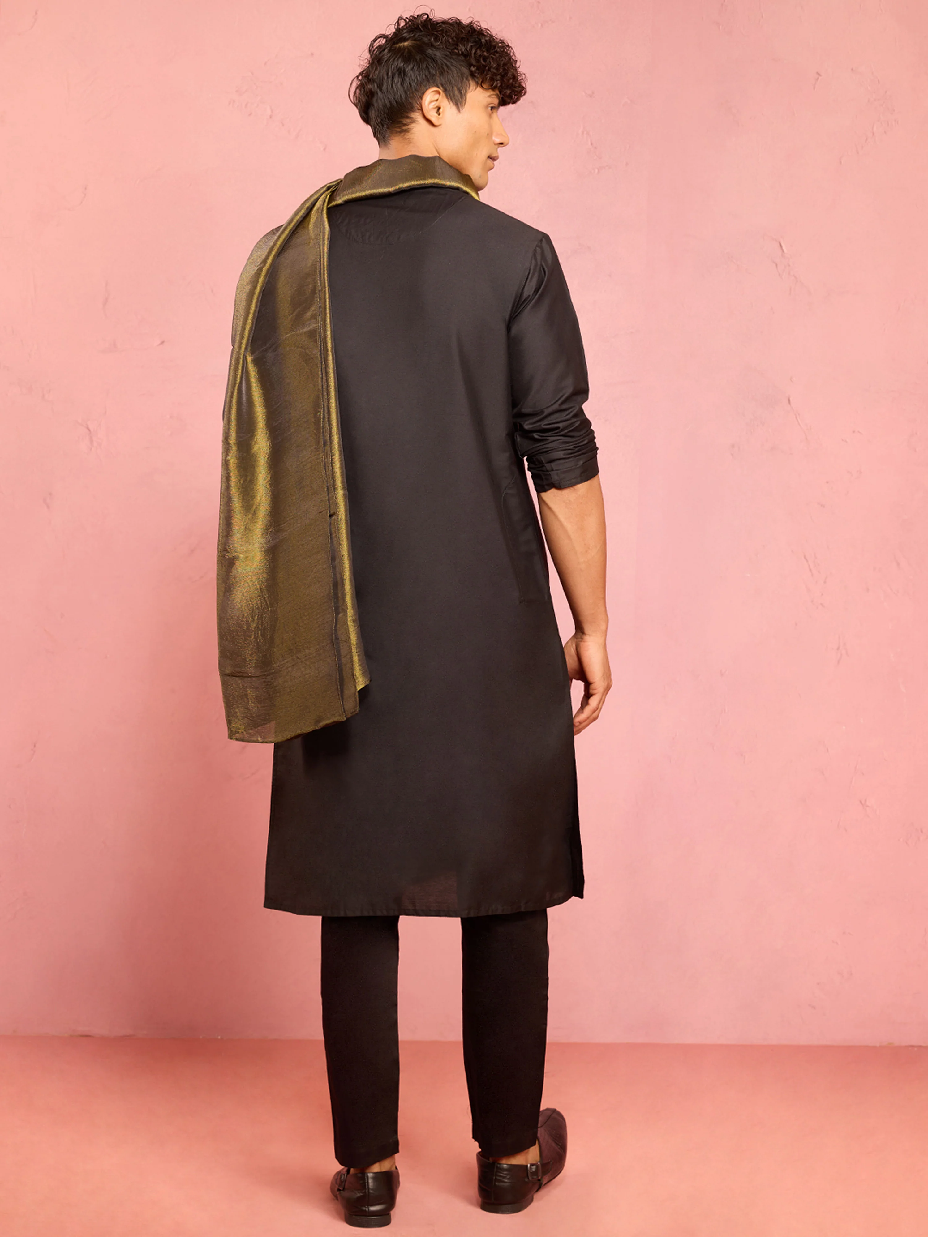 Men's Black Silk Blend Kurta with Pant Pyjama & Mehendi Green Dupatta Set - Image 5