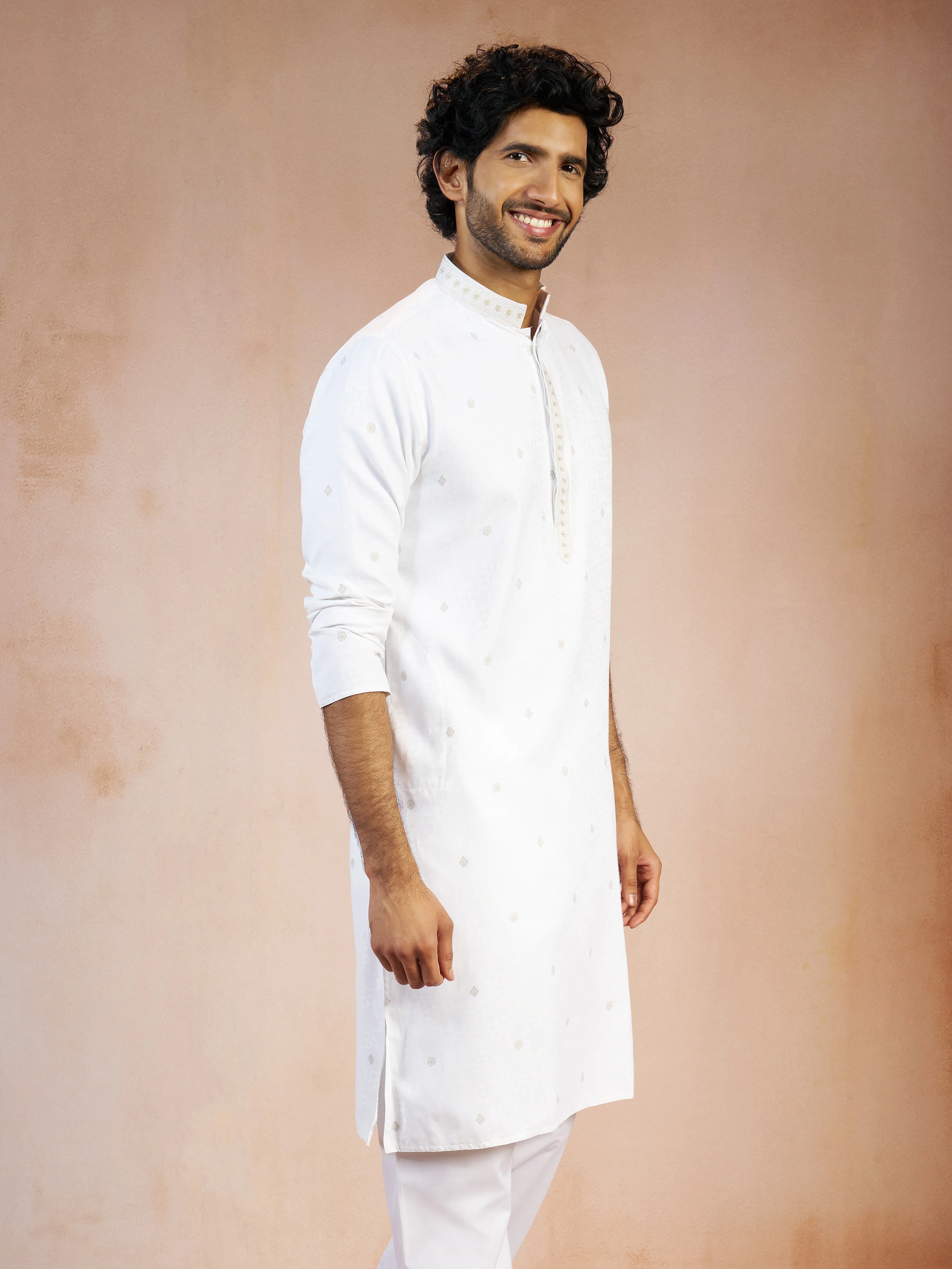 Men's White Floral Thread Embroidered Jacquard Cotton Long Kurta - Image 3