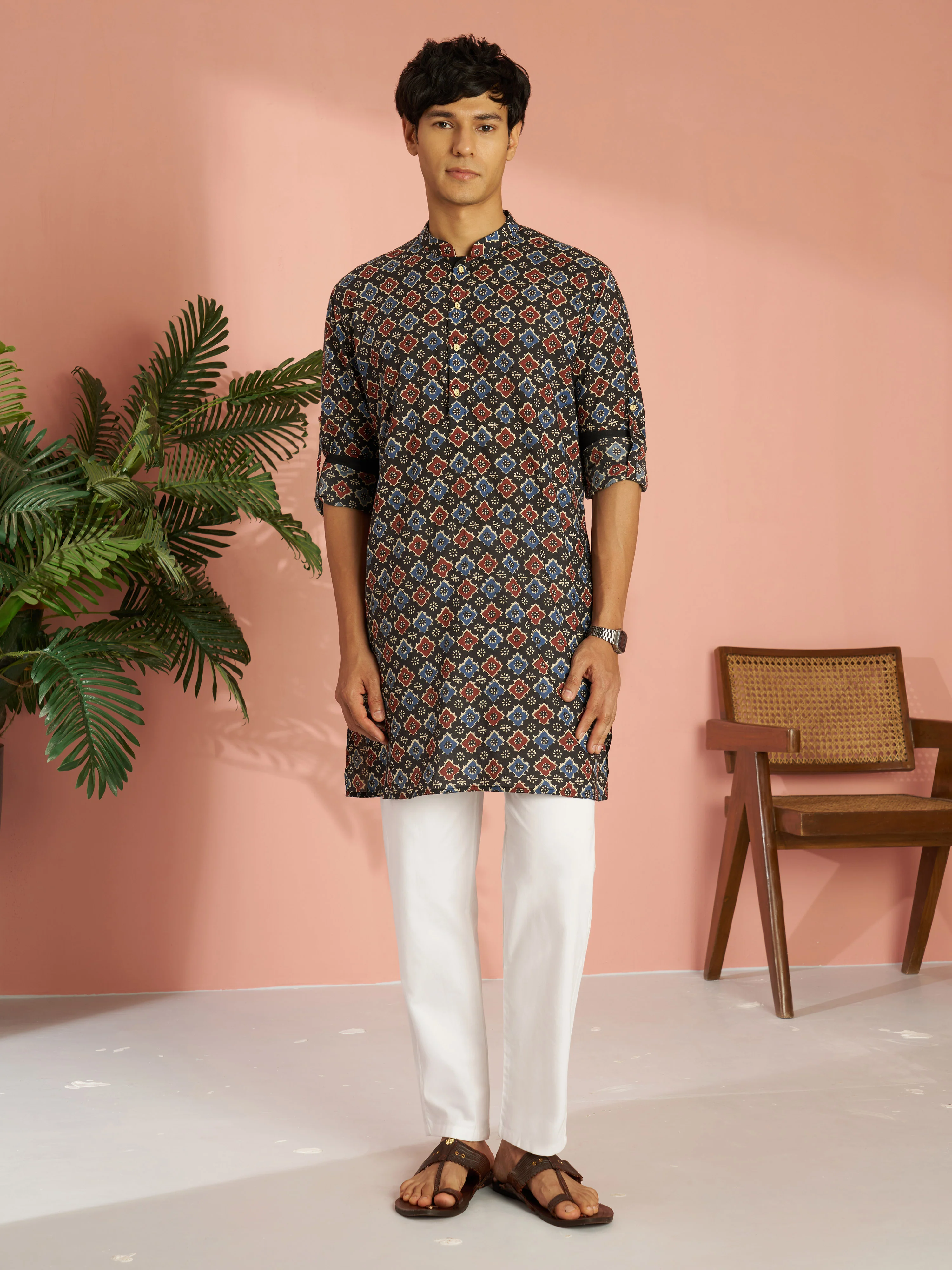 Men's Black Cotton Geometric Printed Cuffed Kurta with White Pyjama Set - Image 5