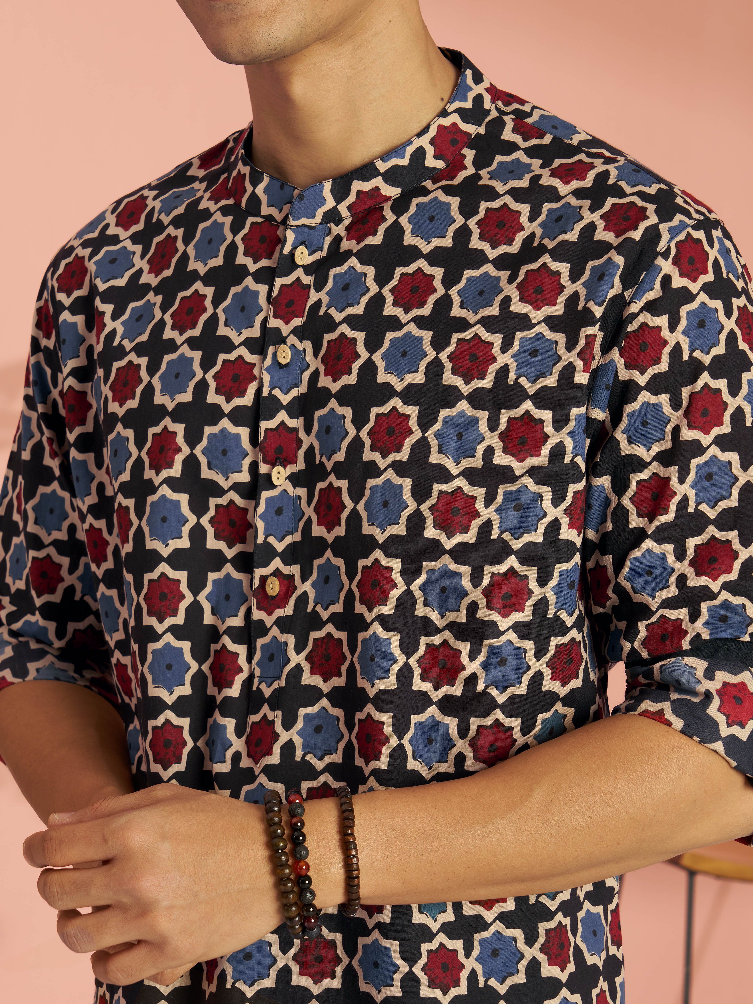 Men's Black Cotton Geometric Printed Short Kurta - Image 2