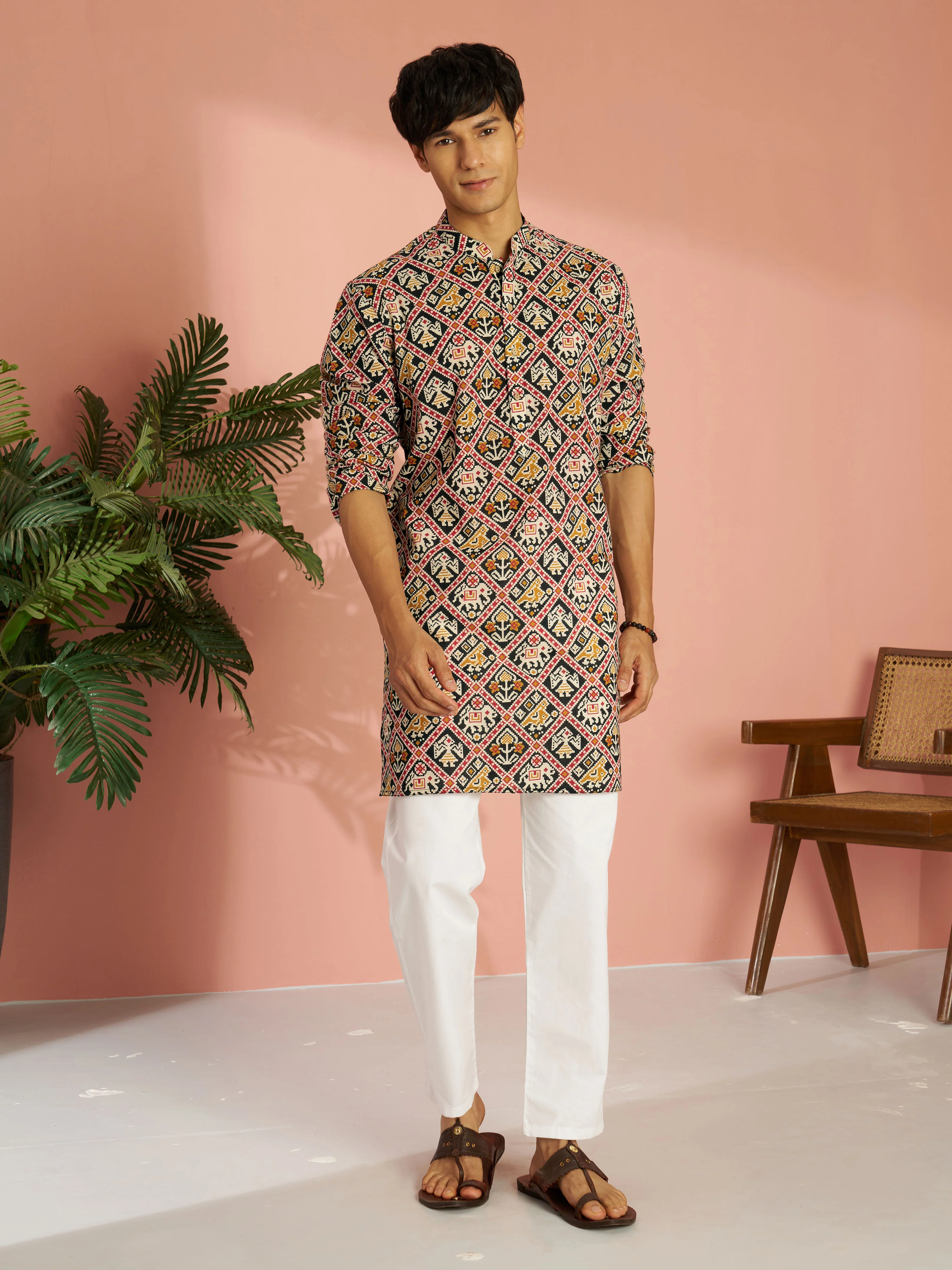 Men's Black Cotton Patola Printed Kurta with White Pyjama Set - Image 4