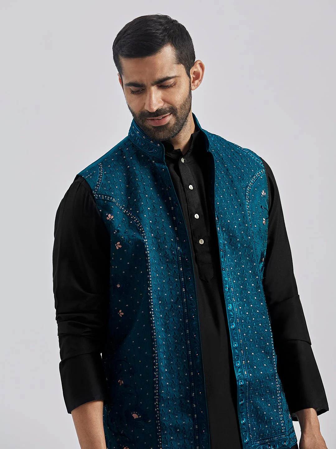 Men's Black Kurta Pyjama Set with Turquoise Embroidered Nehru Jacket - Image 3