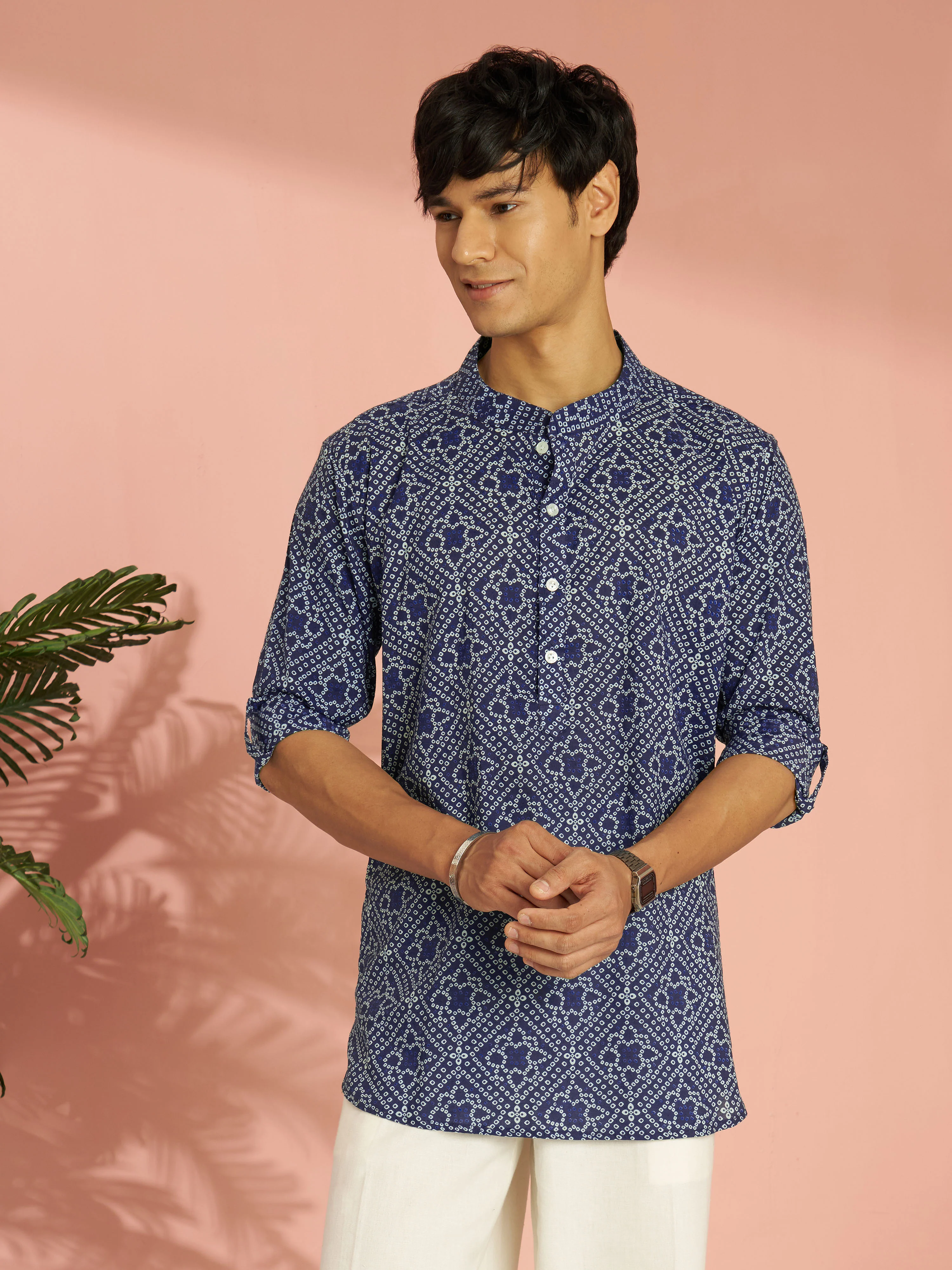 Men's Blue Bandhani Print Cotton Short Kurta - Image 4