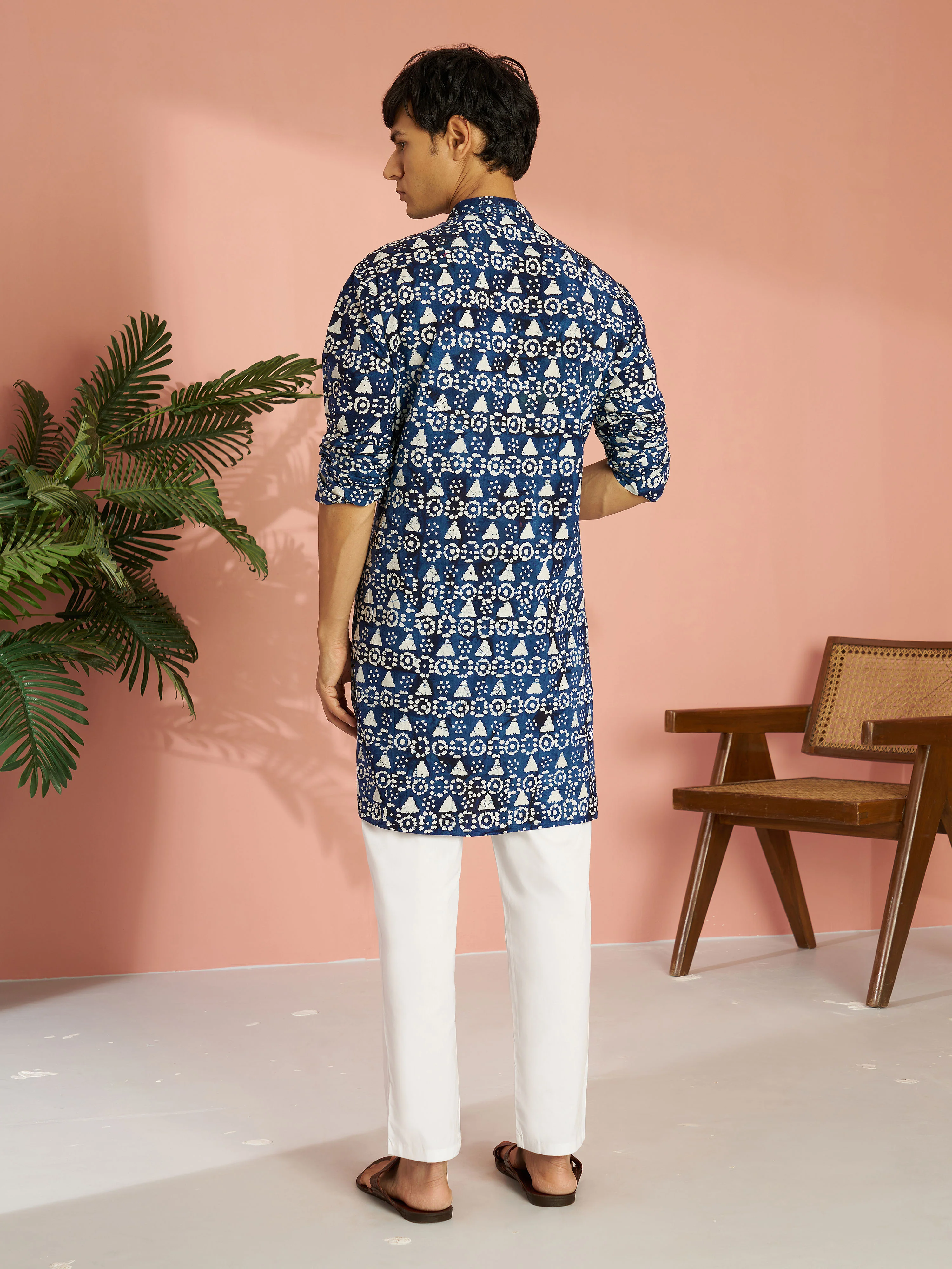 Men's Blue Cotton Batik Printed Kurta with White Pyjama Set - Image 5