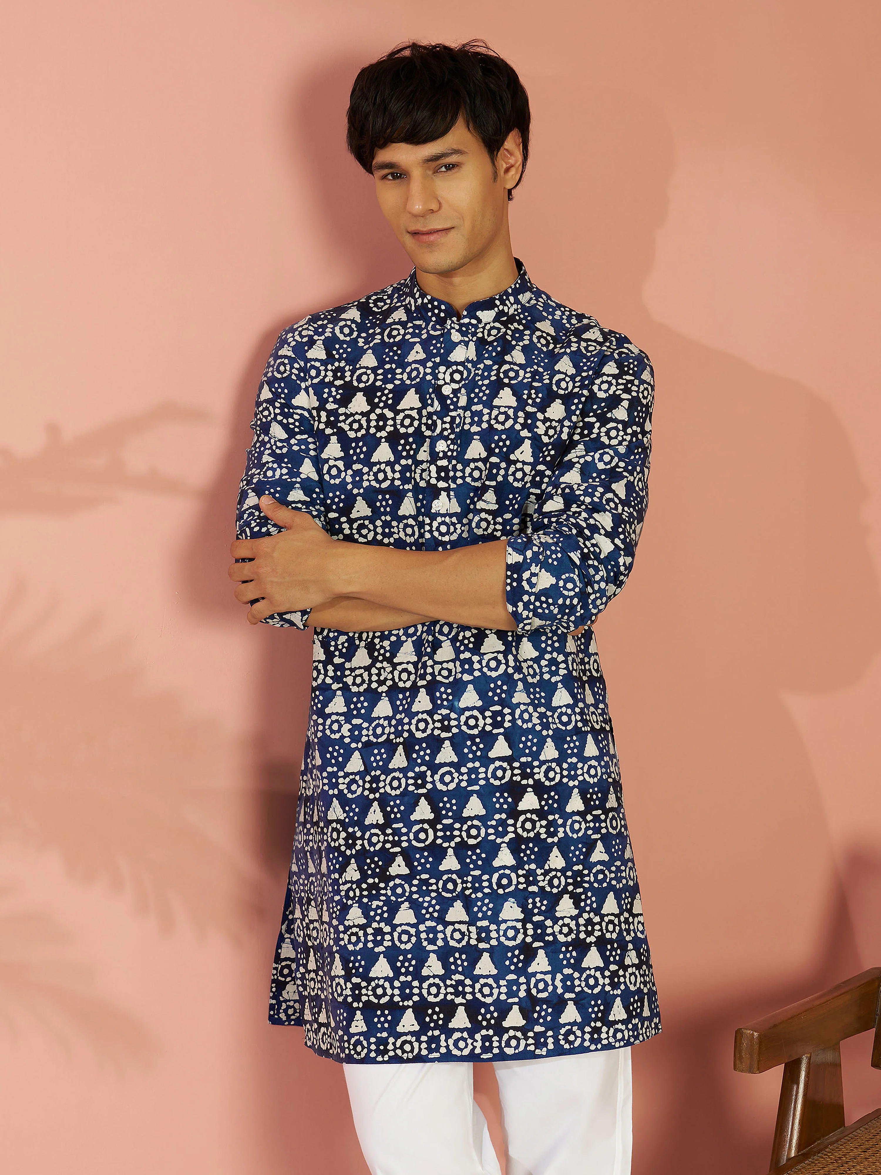 Men's Blue Cotton Batik Printed Mid-Length Kurta