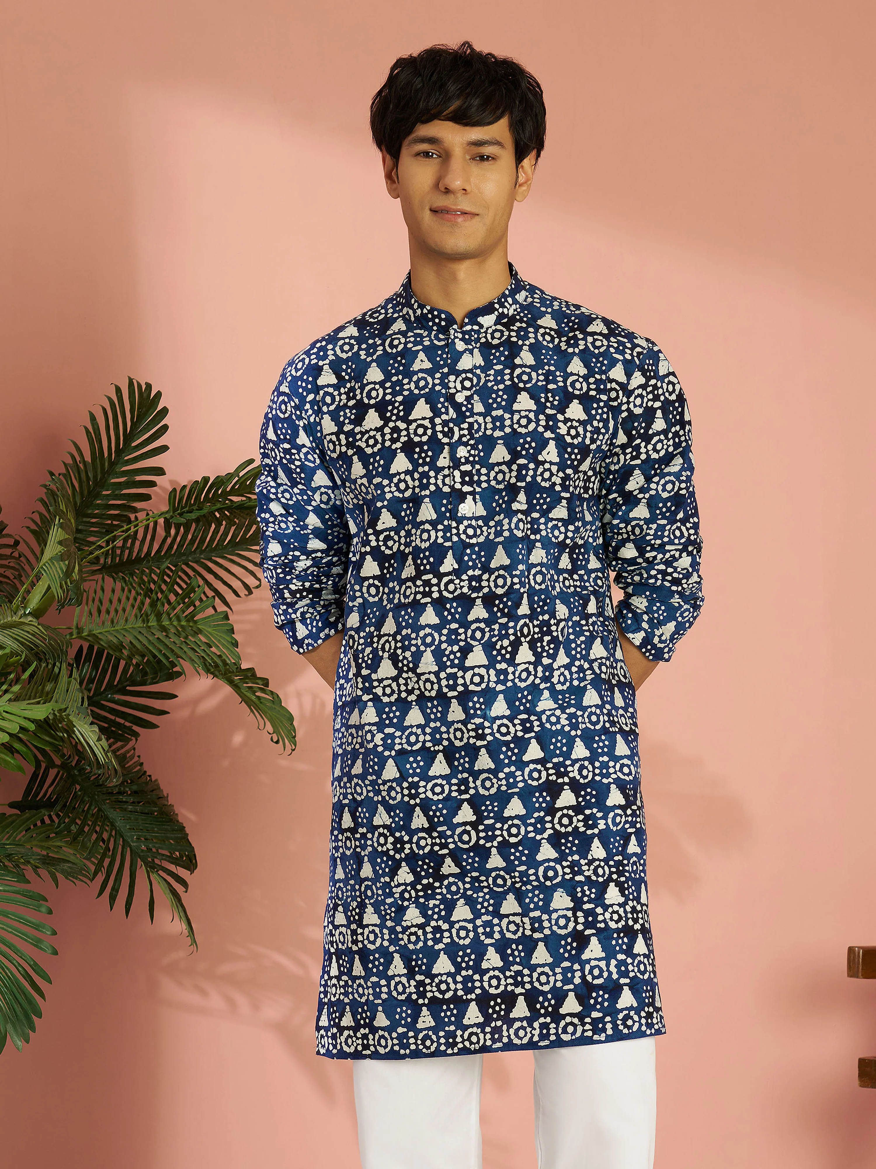 Men's Blue Cotton Batik Printed Mid-Length Kurta - Image 4