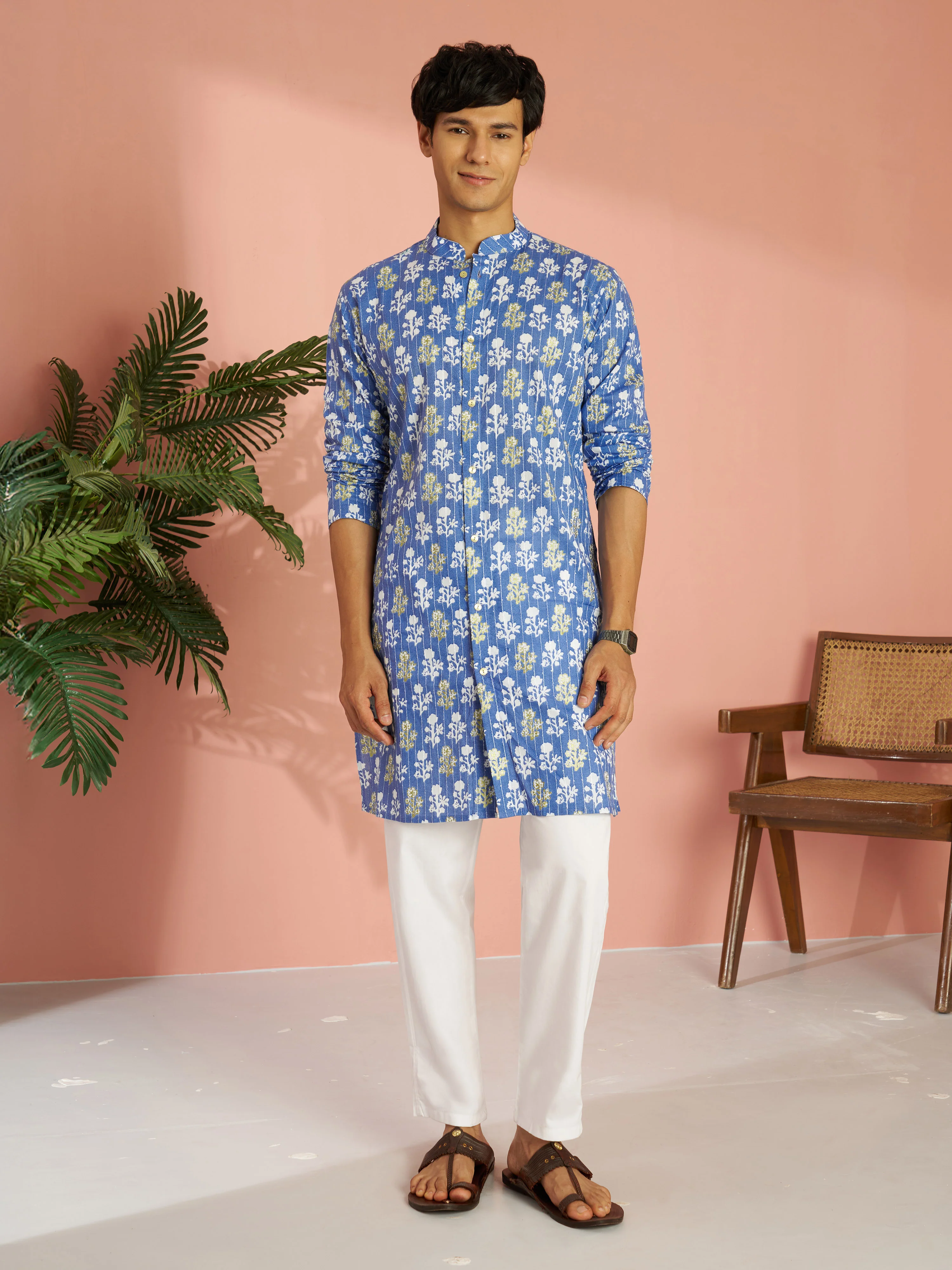 Men's Blue Silk Blend Floral Printed Embroidered Kurta with White Pyjama Set - Image 3