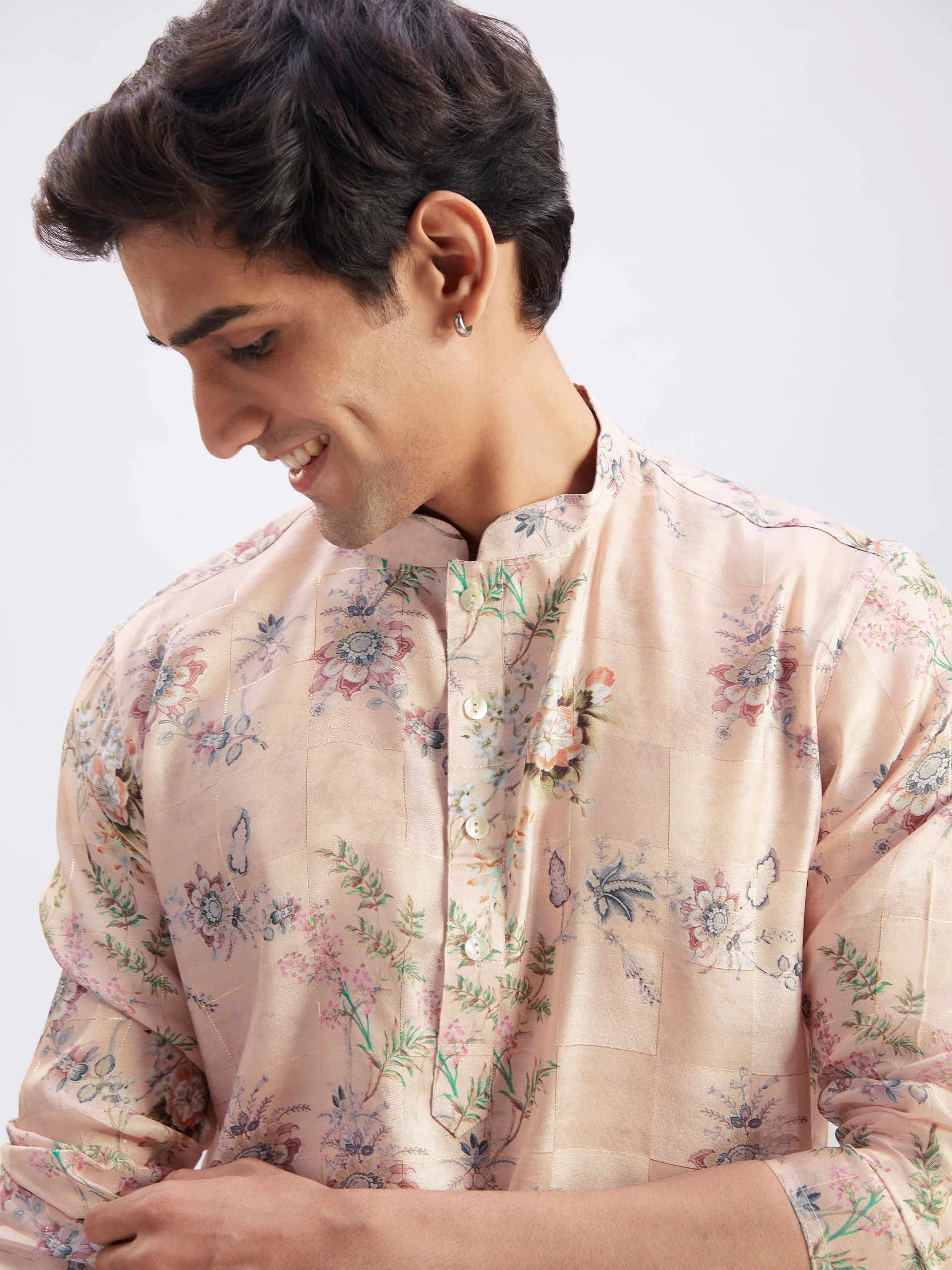 Men's Pink Floral Printed Silk Blend Kurta Pyjama Set - Image 4