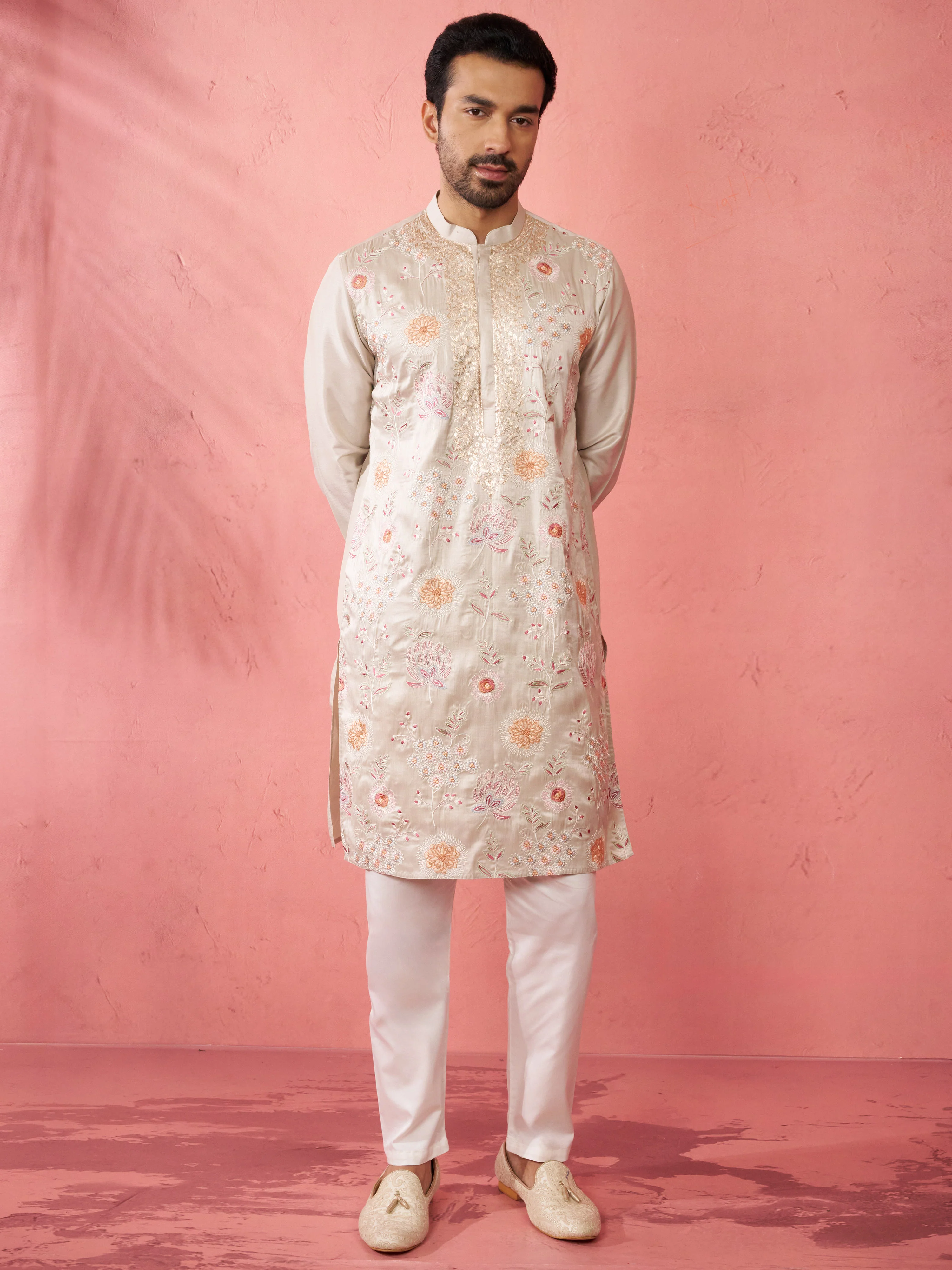 Men's Grey Silk Blend Kurta with Cream Pyjama - Image 3