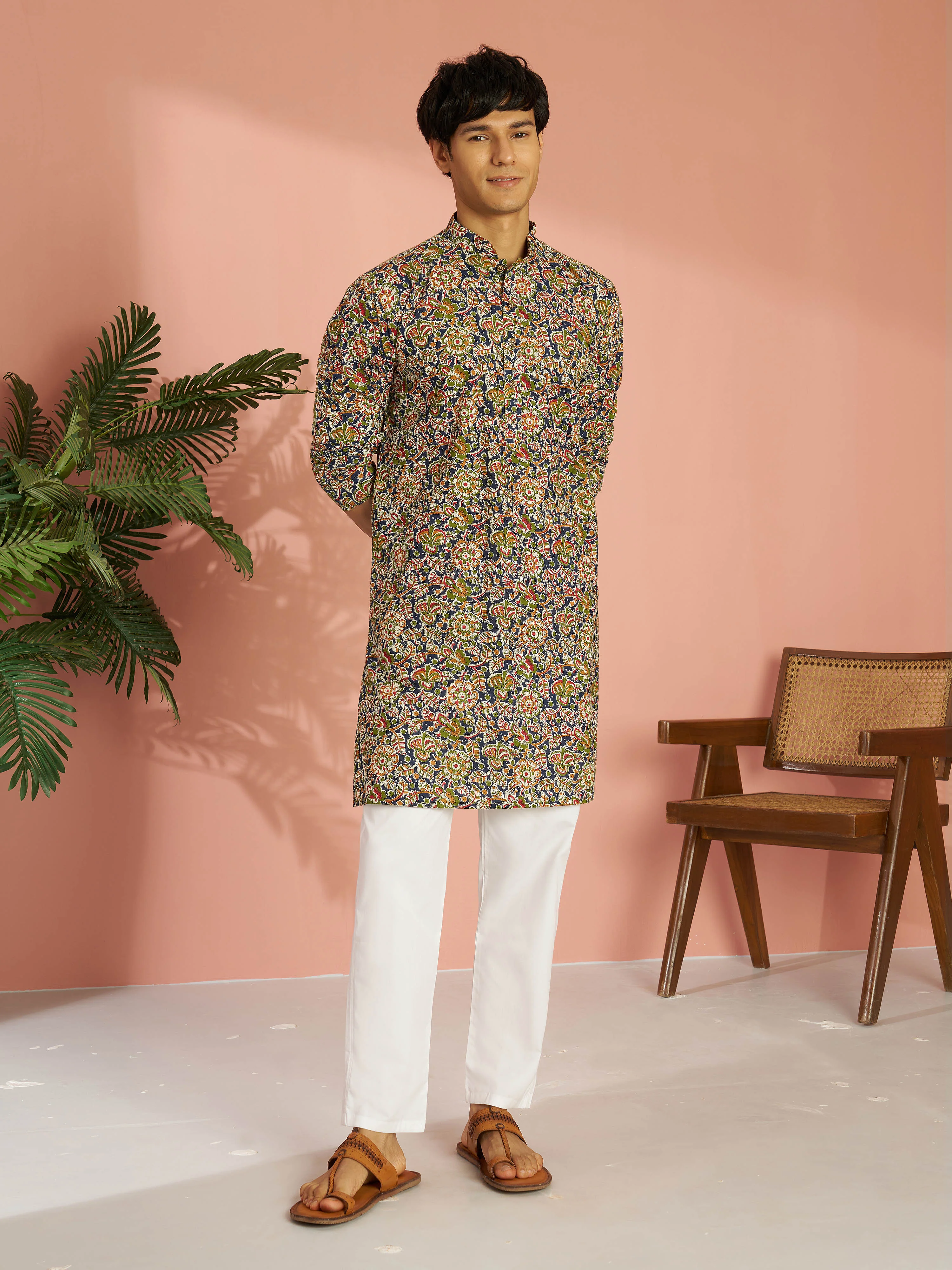 Men's Multicolour Cotton Floral Printed Kurta with White Pyjama Set - Image 4