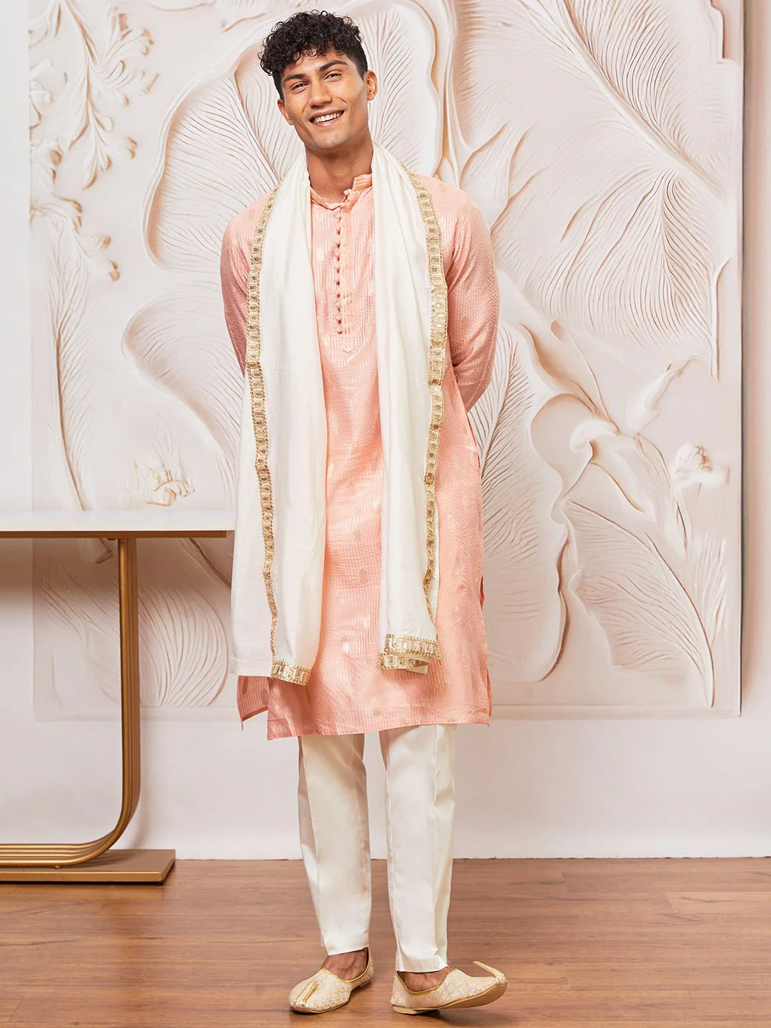 Men's Pink Gold Jacquard Zari Kurta with Pyjama and Lace Border Dupatta Set - Image 2
