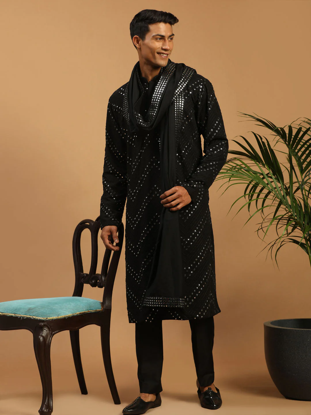 Men's Black Mirror Kurta Pyjama And Dupatta Set - Image 2