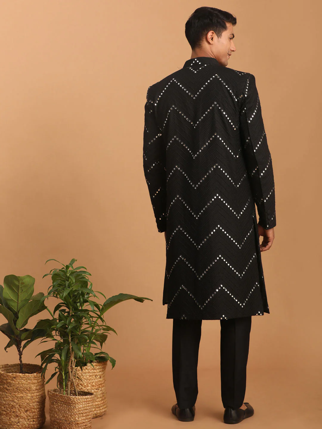 Men's Black Solid Kurta Pant Set With Mirror Over Coat Combo Set - Image 3