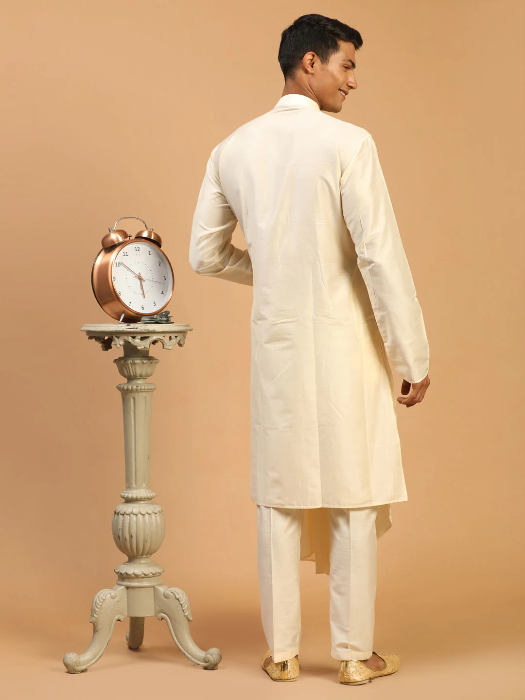 Men's Cream Pleated Kurta With Cream Pant Style Pyjama Set - Image 3