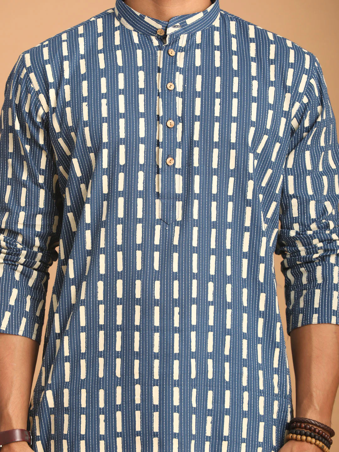 Men's Blue Rubber Print Cotton Kurta - Image 4