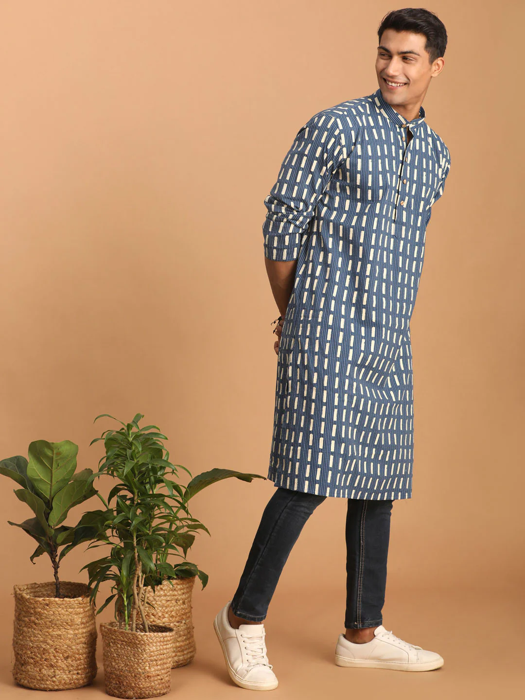 Men's Blue Rubber Print Cotton Kurta - Image 6