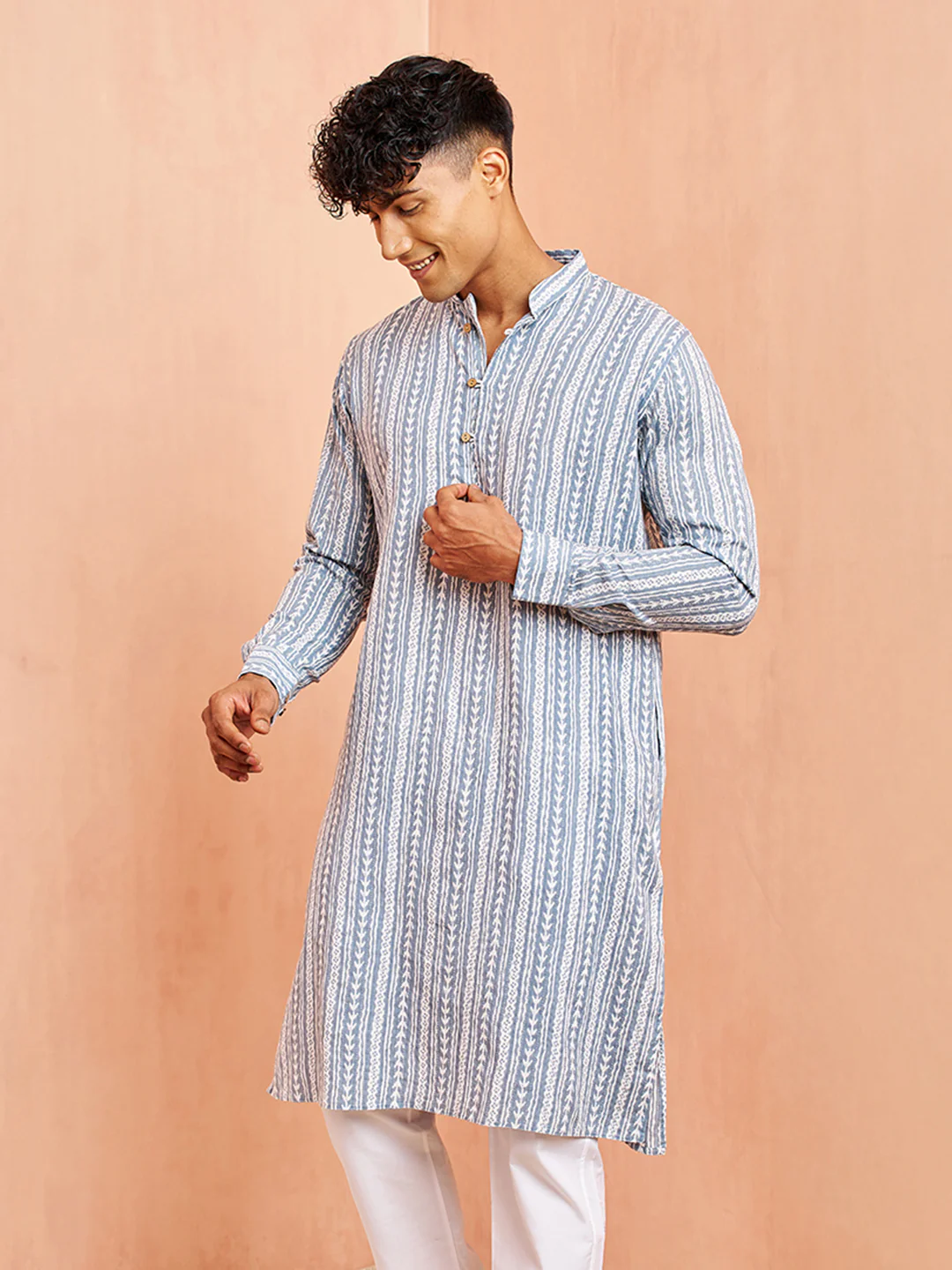 Men's Grey And White Batik Printed Kurta - Image 4