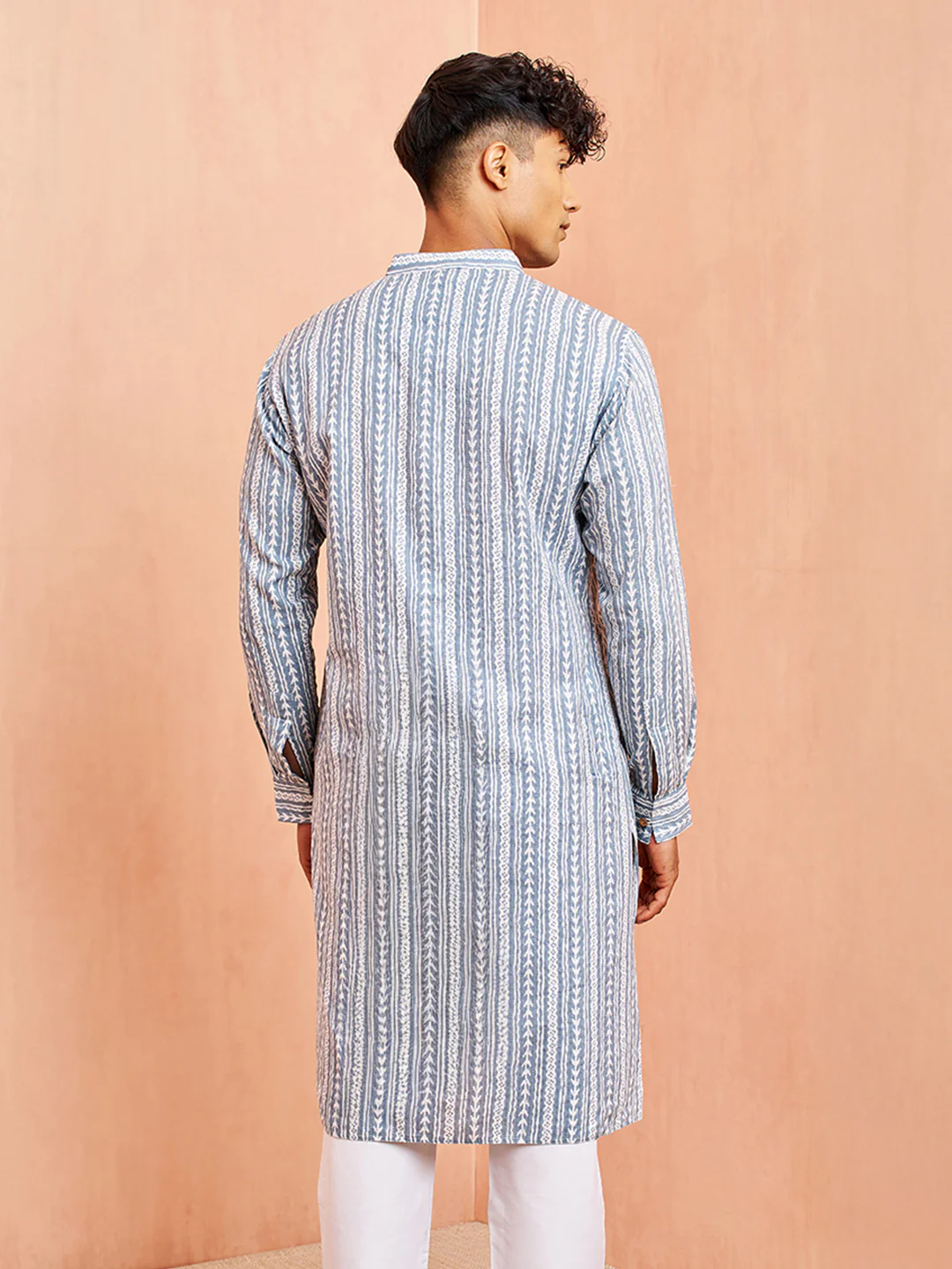 Men's Grey And White Batik Printed Kurta - Image 5