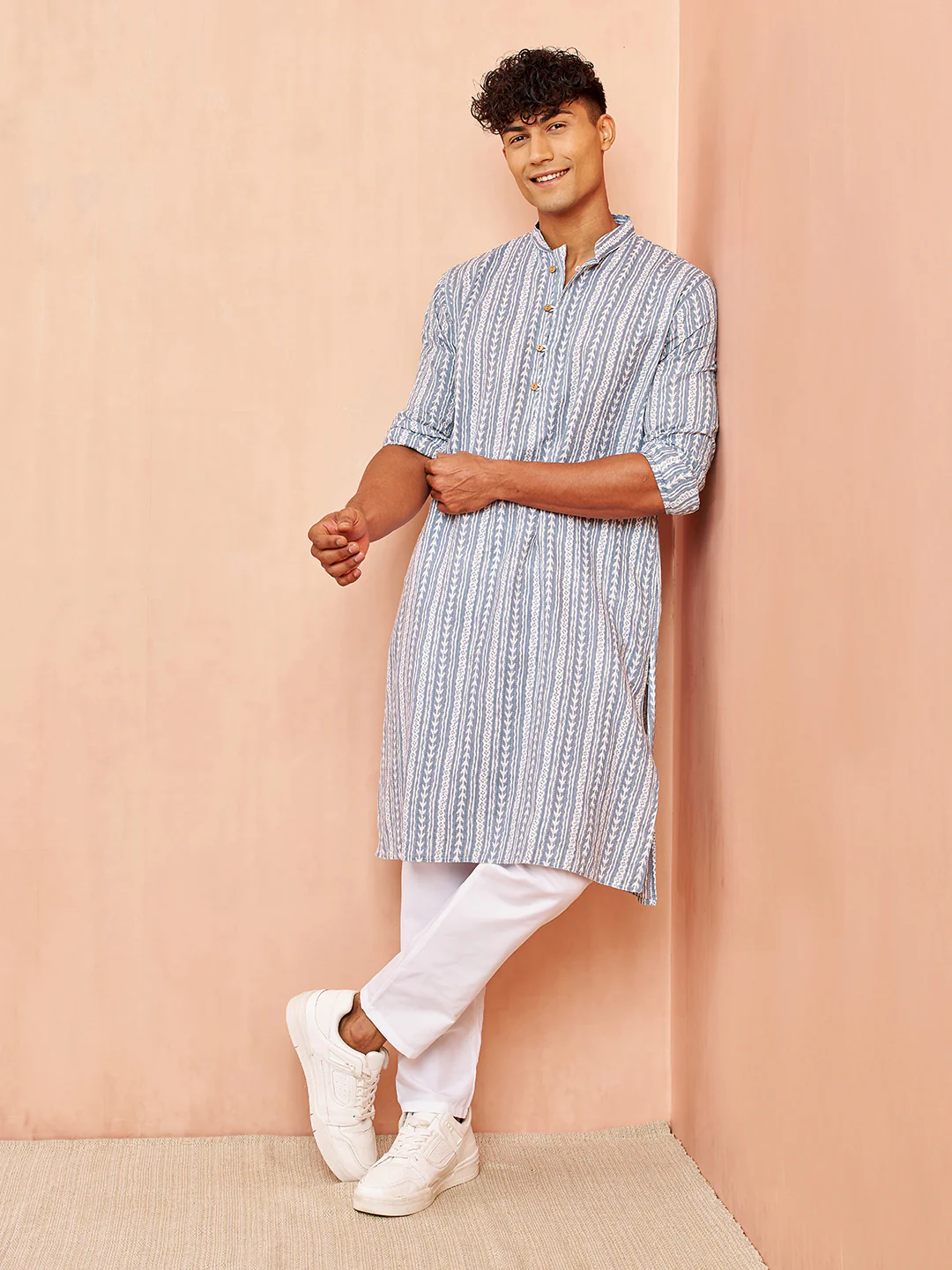 Men's Grey And White Batik Printed Kurta - Image 6