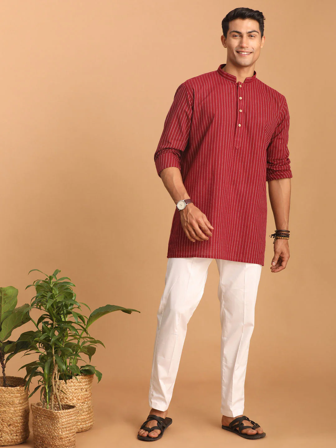 Men's Maroon Striped Cotton Short Kurta With White Pant Set - Image 2