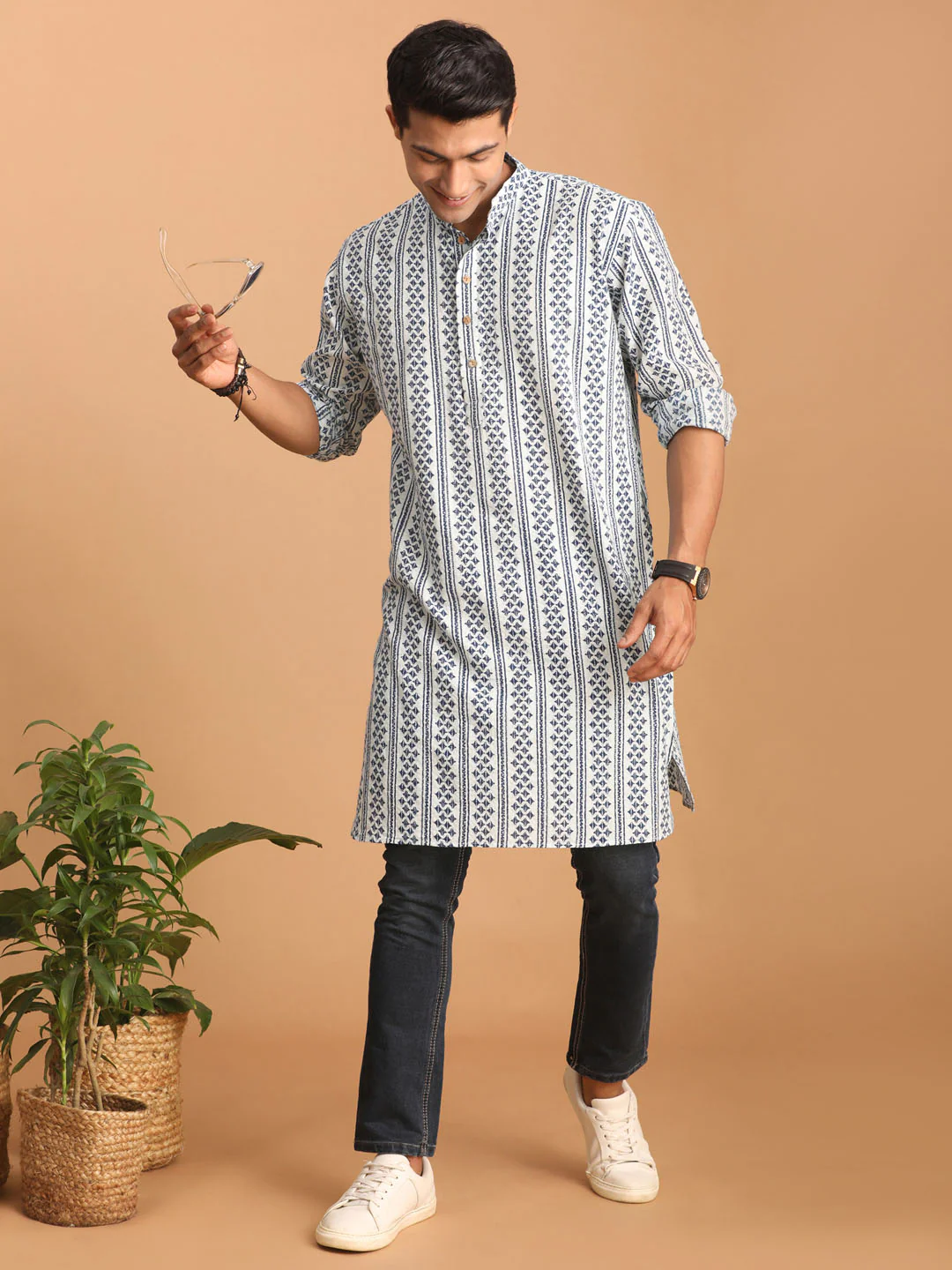 Men's White And Blue Geometrical Striped Printed Curved Kurta - Image 5