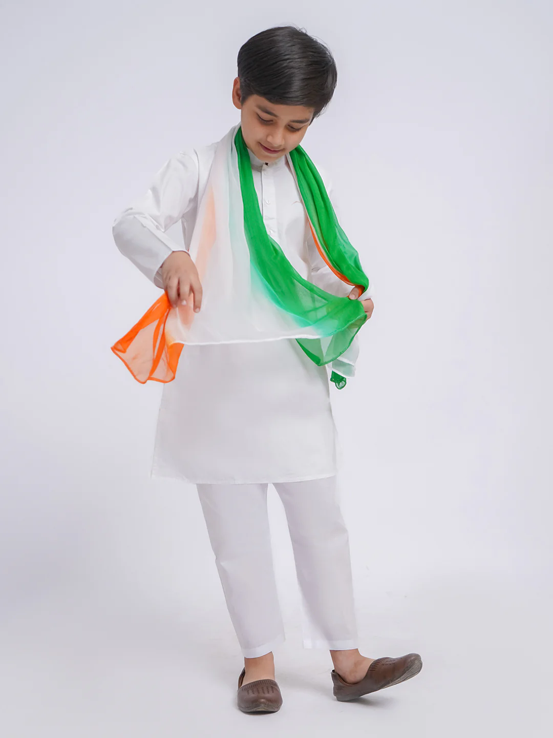 Boy's White Cotton Kurta And Pyjama And Dupatta Set - Image 5