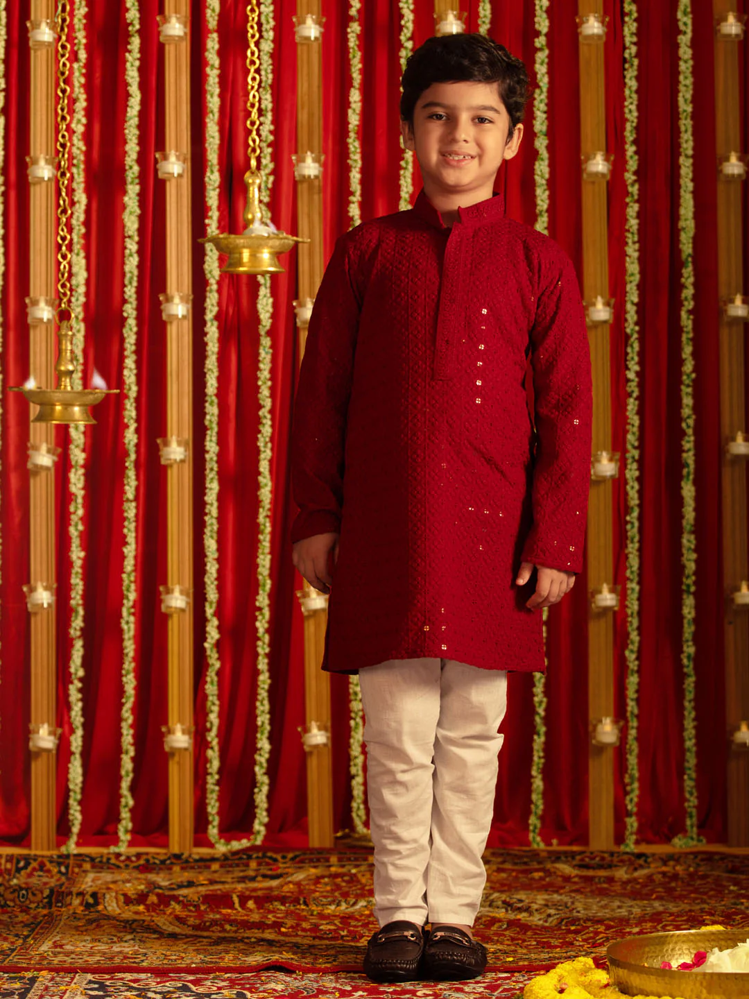 Boy's' Maroon And White Schiffli Kurta Pyjama Set - Image 5