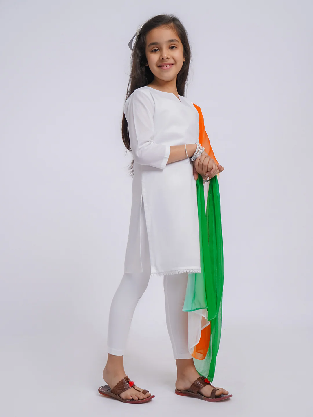 Girl's' White Kurta, Leggings And Dupatta - Image 4