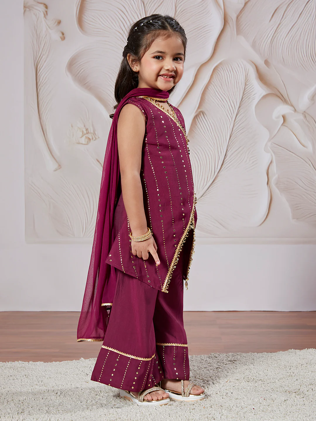 Girl's' Wine Kurta Set With Dupatta - Image 4