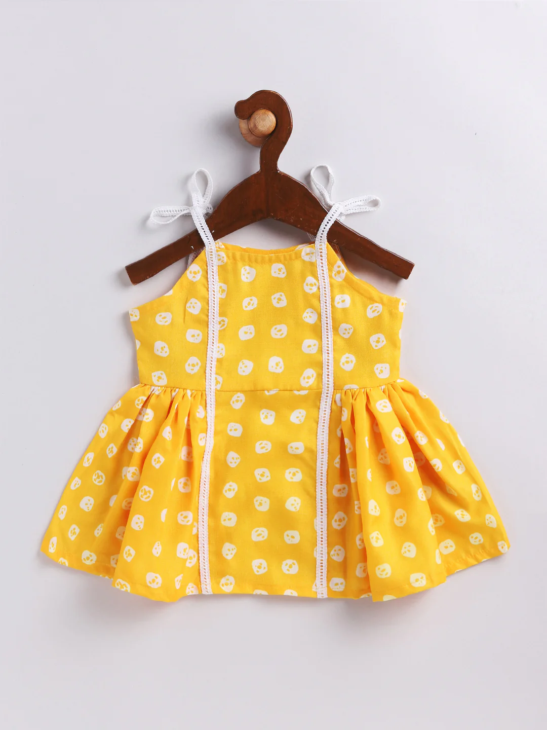 Girl's' Yellow Kurta And Dhoti Pant Set - Image 2