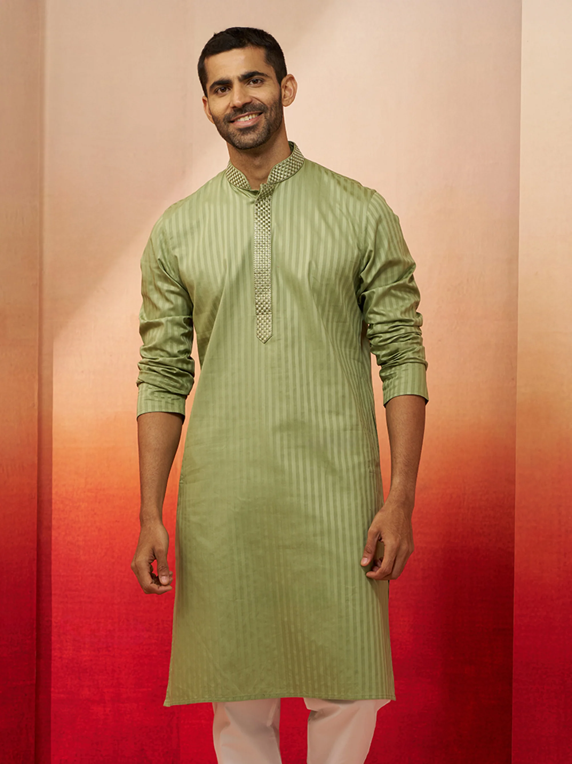 Vastramay Men Mint Green Cotton Monalisa Embroidered Kurta - Image 4