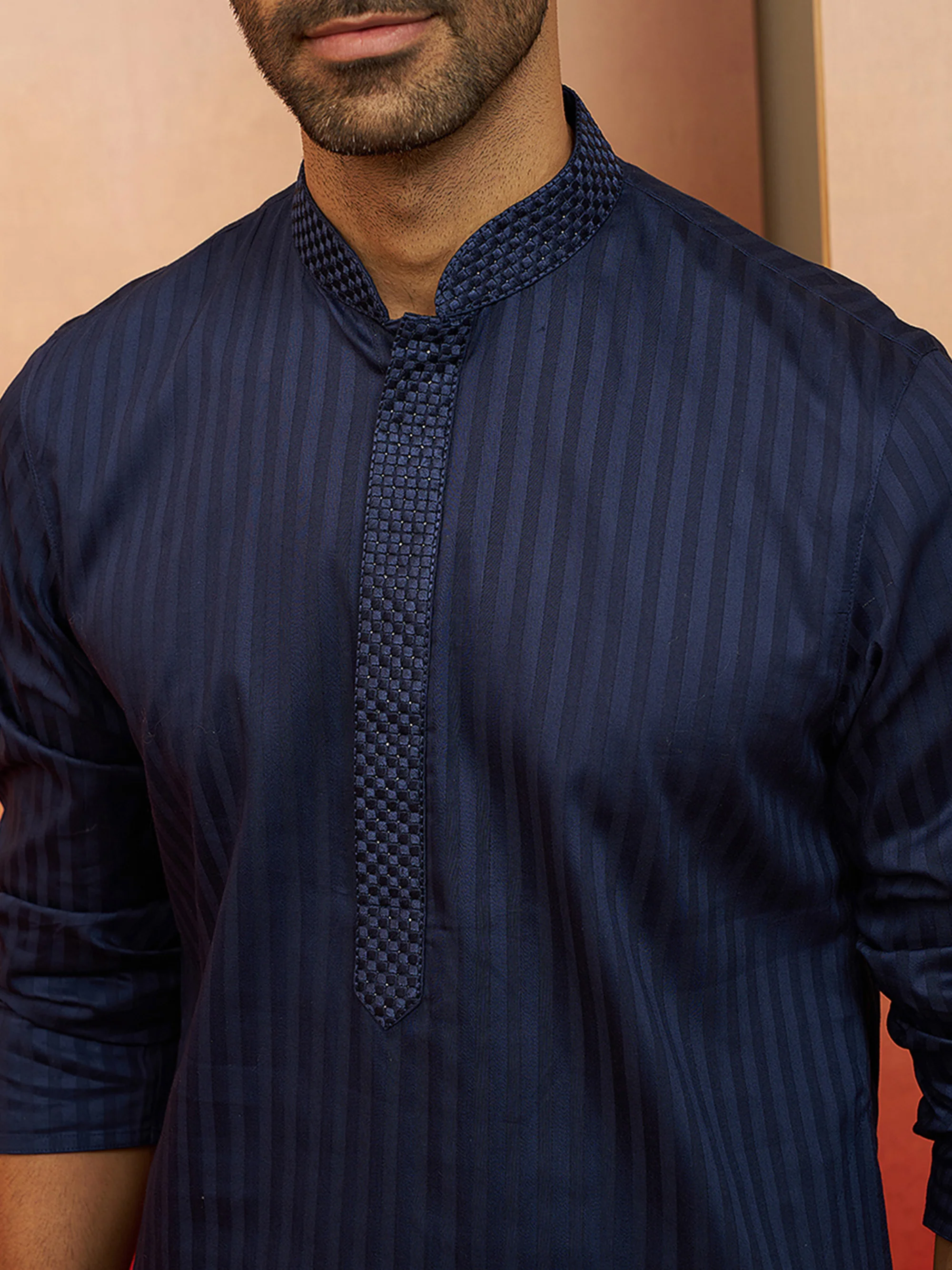 Vastramay Men Navy Blue Cotton Monalisa Embroidered Kurta - Image 2