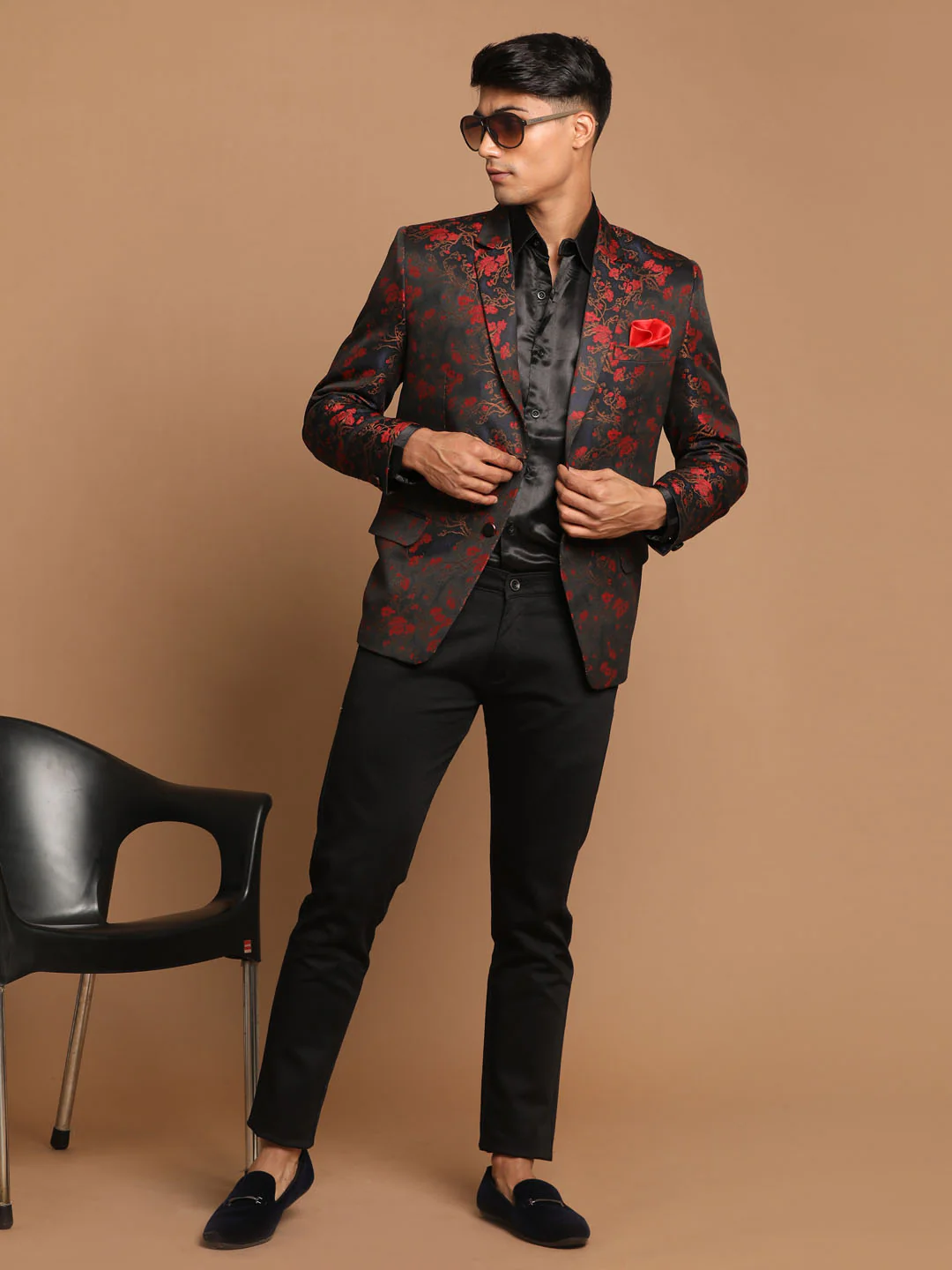 Men's Black And Red Woven Blazer - Image 5