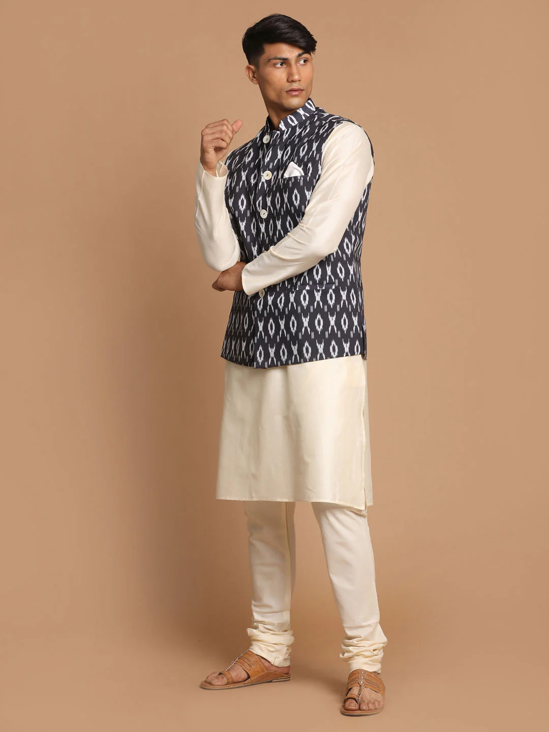 Men's Black Nehru Jacket With Cream Kurta And Pyjama Set - Image 2
