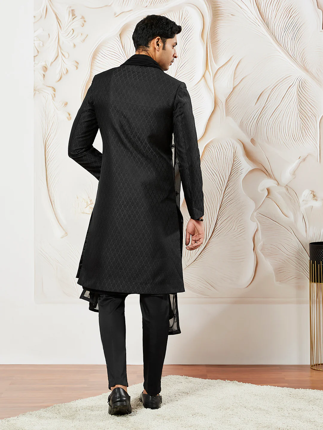 Men's Black Silk Blend Sherwani,Kurta ,Pyjama And Dupatta Set - Image 5