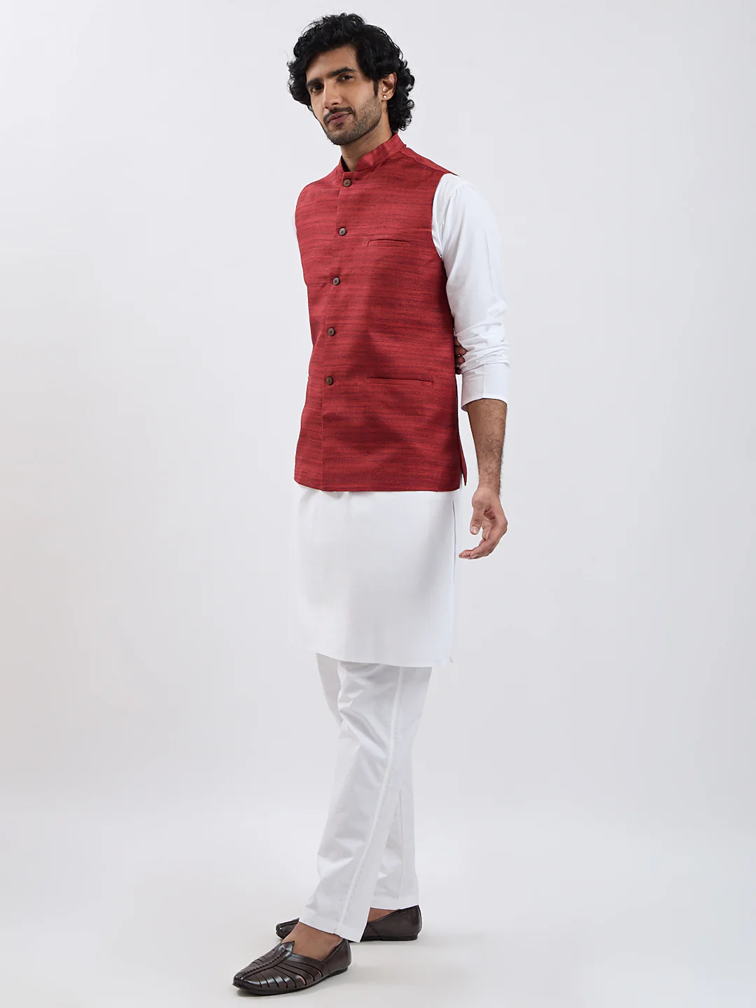 Men's Maroon And White Cotton Blend Jacket, Kurta And Pyjama Set - Image 4