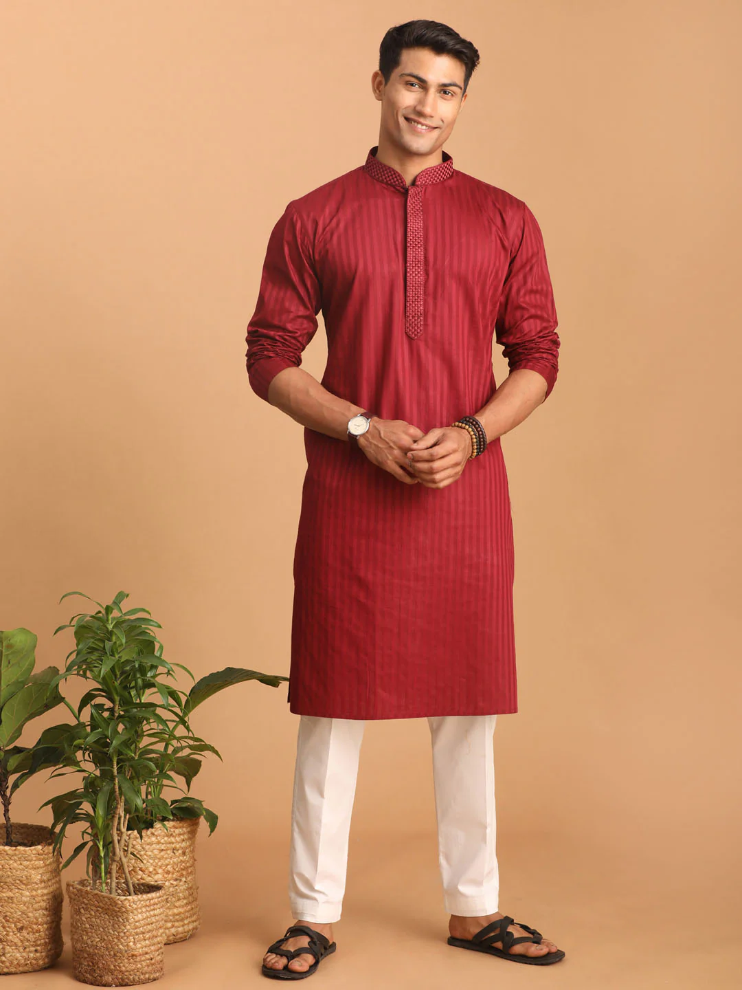 Men's Maroon Cotton Blend Solid Kurta With White Pant Set - Image 4