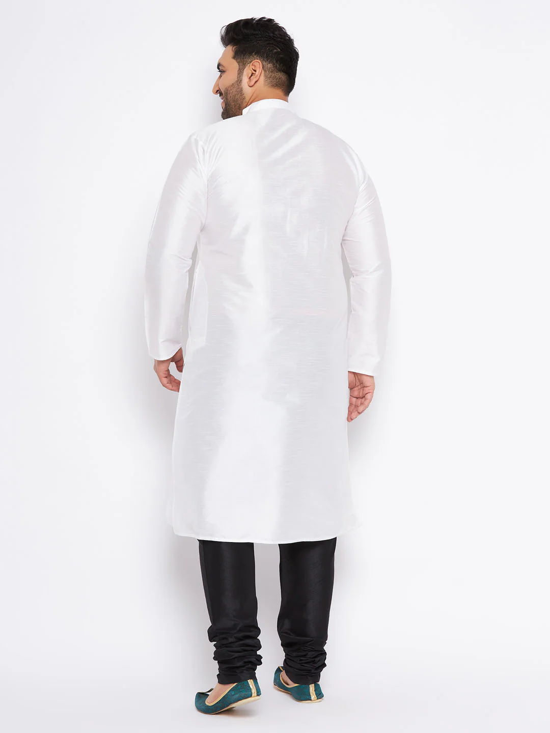 Men's Plus Size White Silk Blend Kurta And Black Pyjama Set - Image 3
