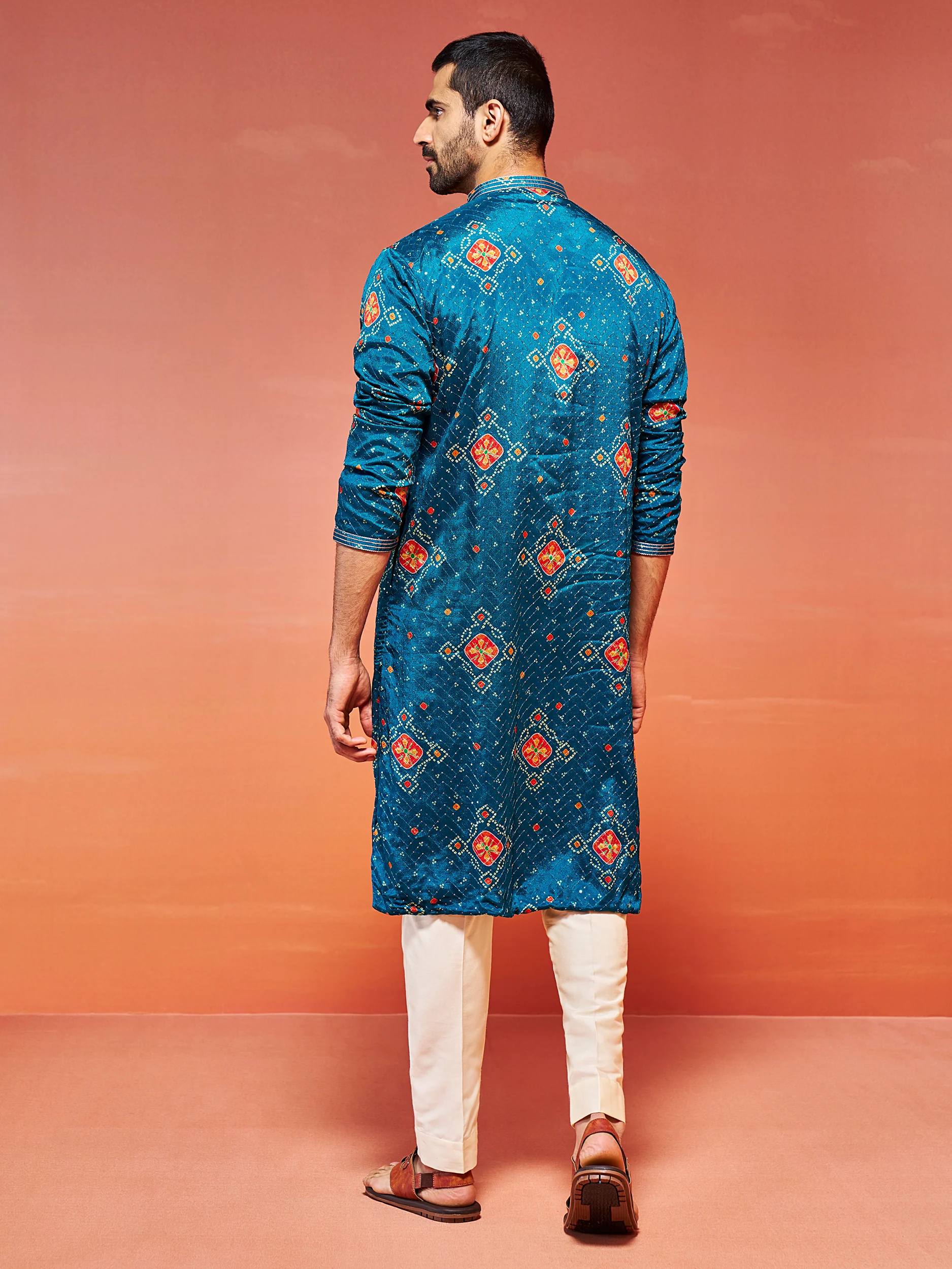 Men's Turquoise Chinon Kurta And Pyjama Set. - Image 4
