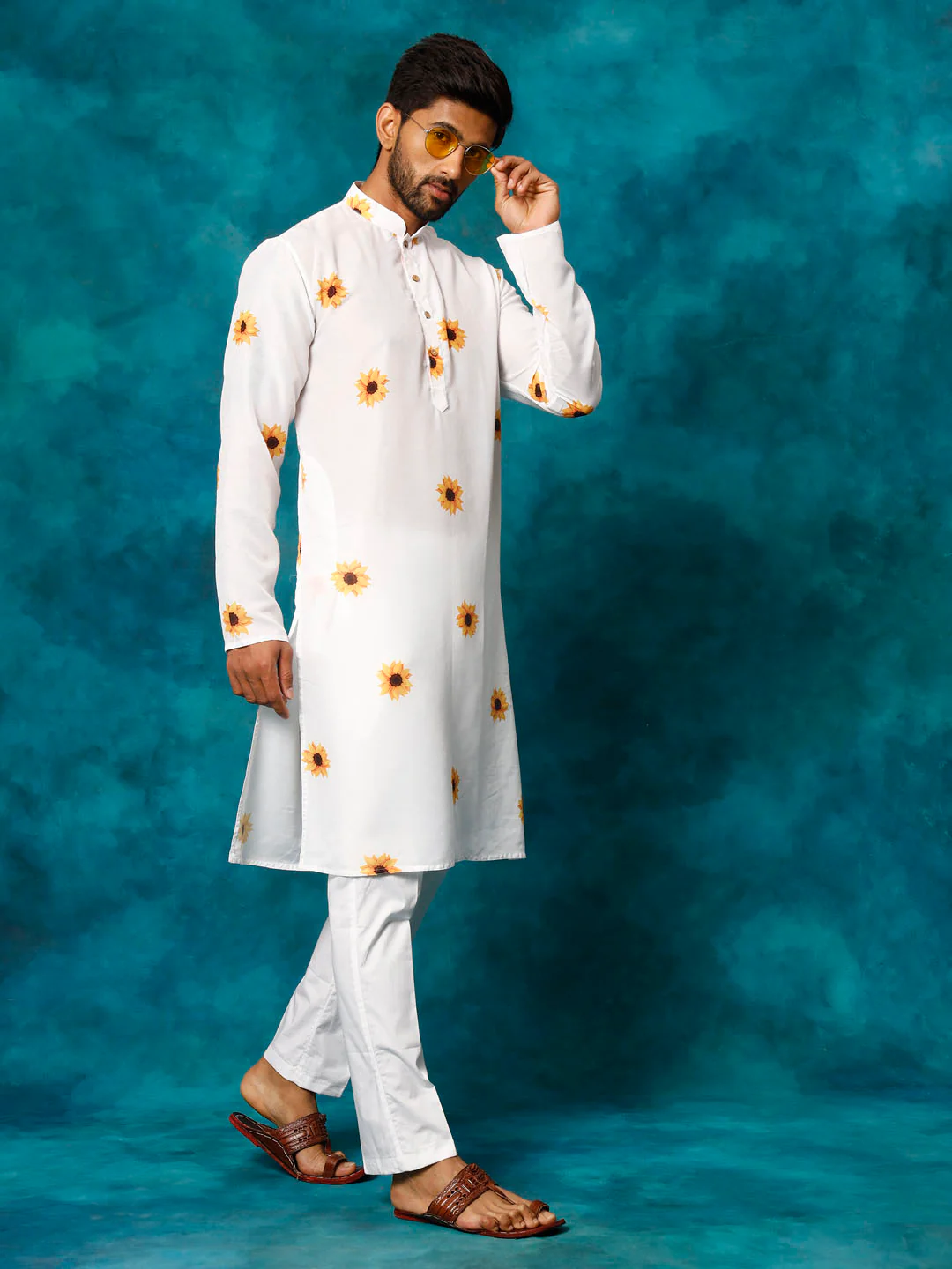 Men's White Cotton Blend Sunflower Print Kurta Pant Set - Image 2