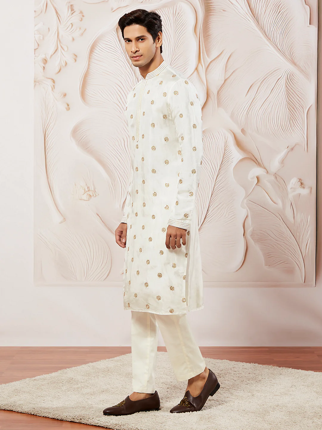 Men's White Tissue Silk Kurta Pyjama Set - Image 4