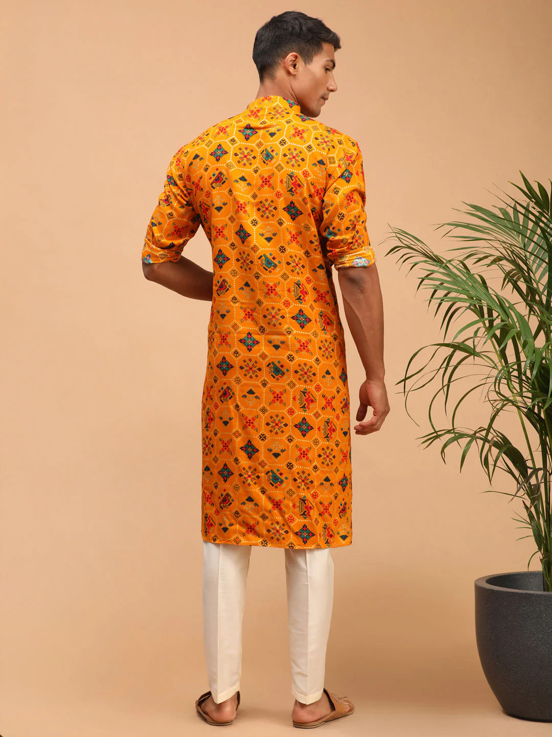 Men's Yellow Printed Rayon Kurta With Pant Set - Image 3
