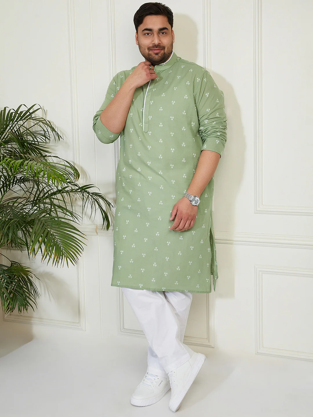 Plus Men's Green And White Cotton Kurta Pyjama Set - Image 4