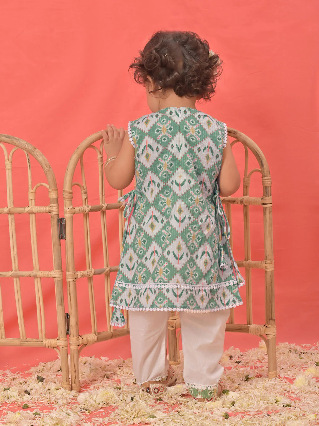 Girl's Green Ikaat Print A-Line Kurta Pyjama Set - Image 3