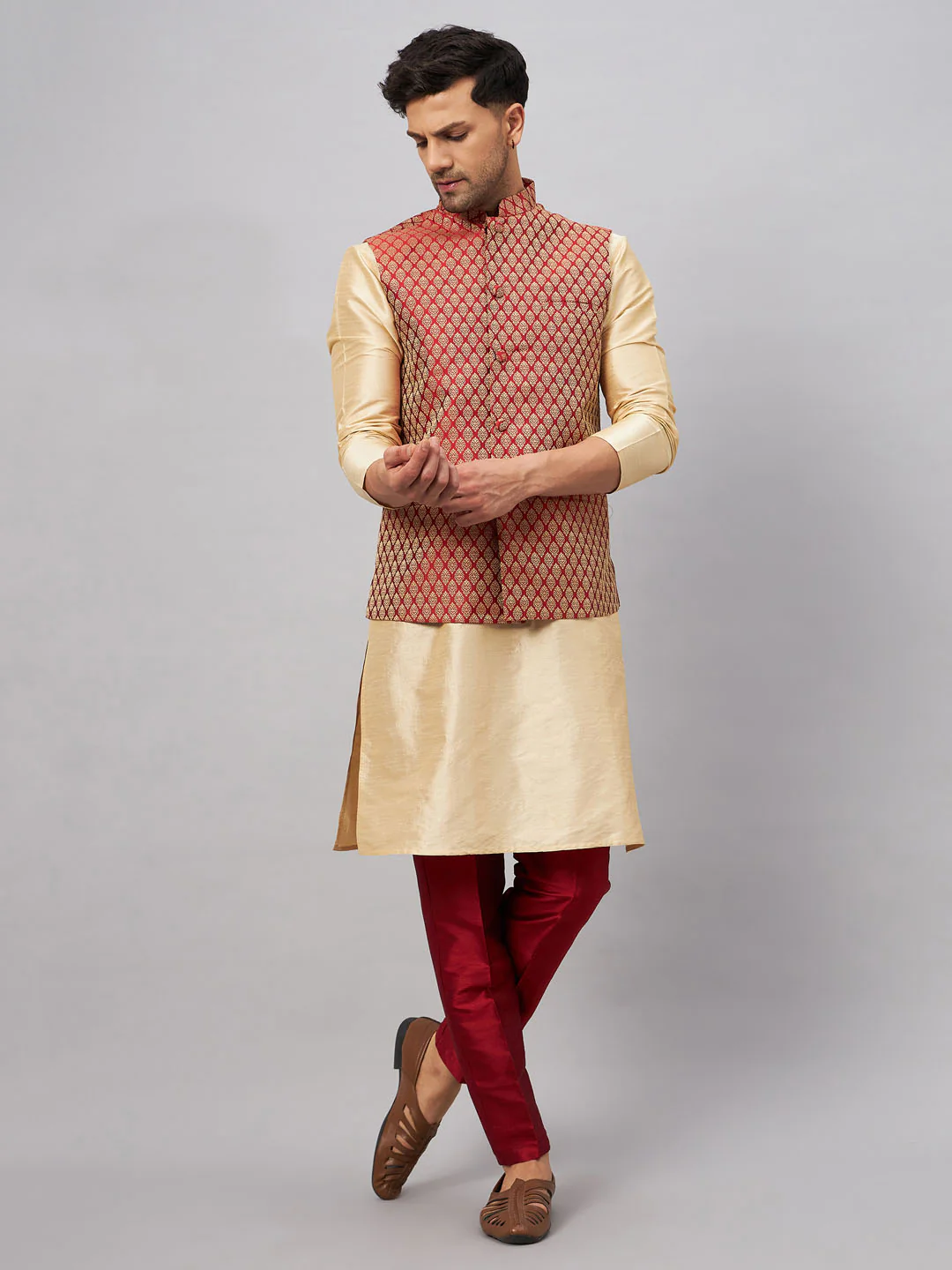 Men's Maroon Silk Blend Ethnic Jacket With Gold Kurta And Maroon Pant Style Pyjama Set - Image 8