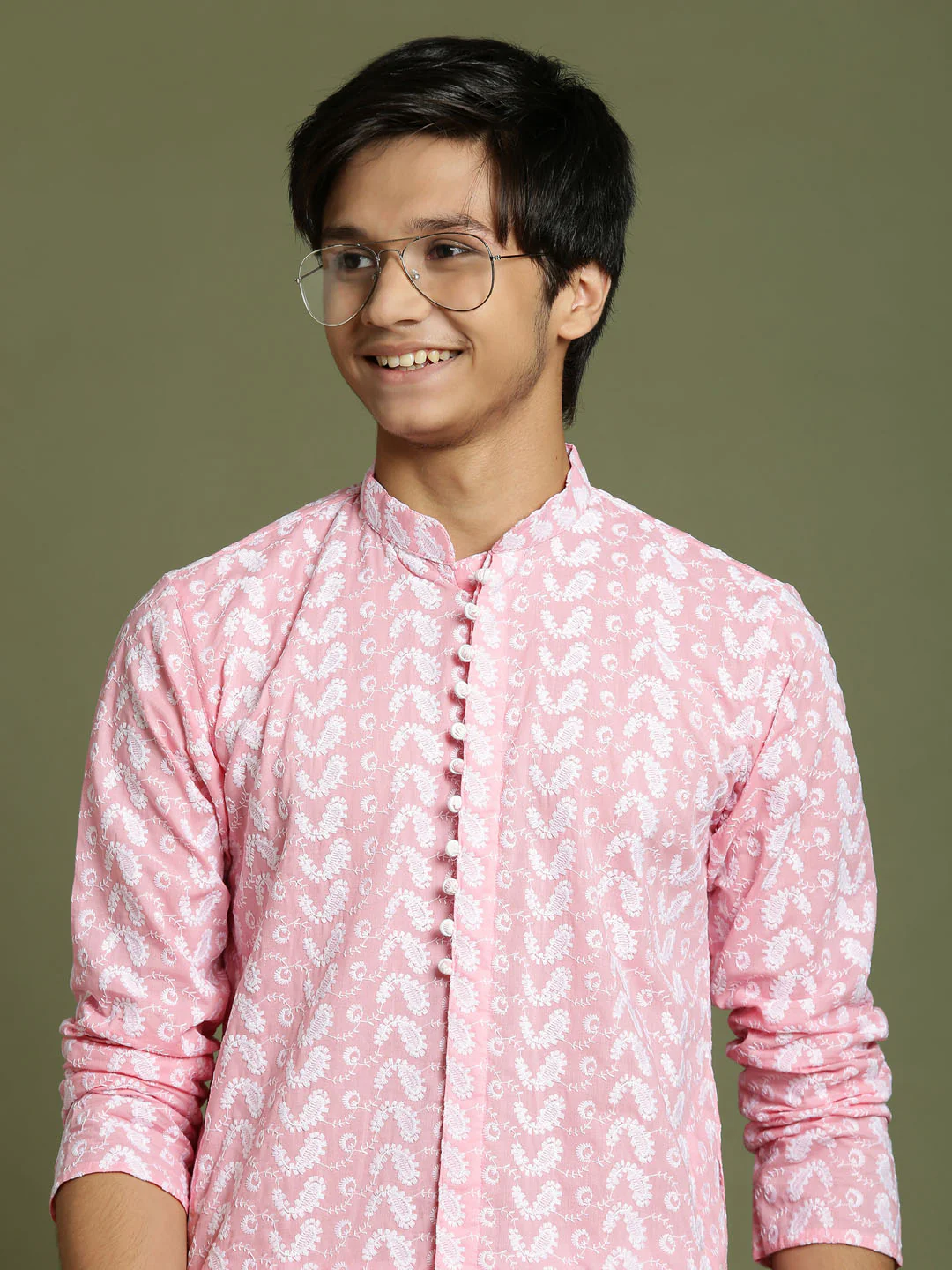 Boy's' Pink Chaikankari Kurta With White Pyjama Set - Image 5